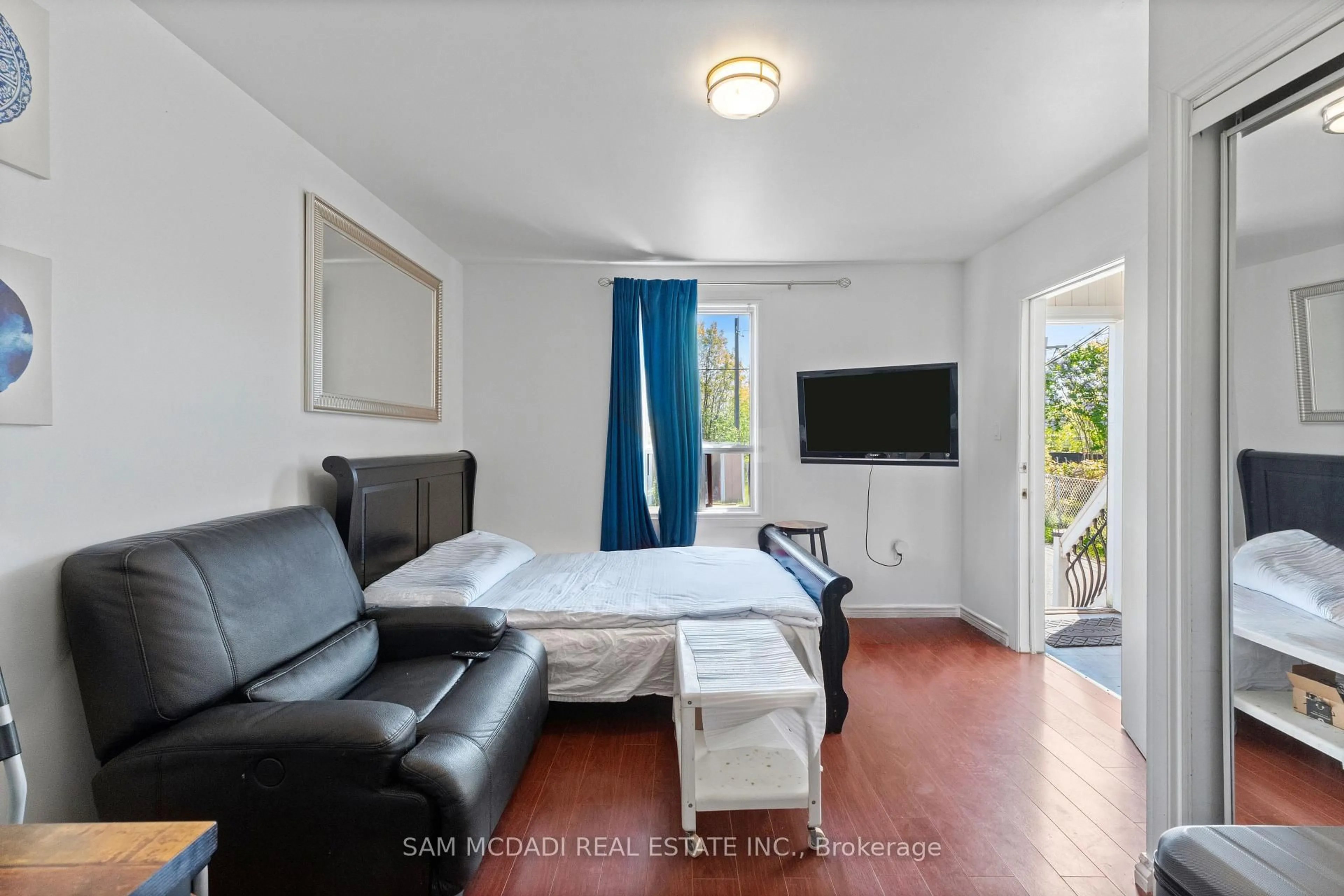 A pic of a room for 19 Toffee Crt, Toronto Ontario M8V 3B9