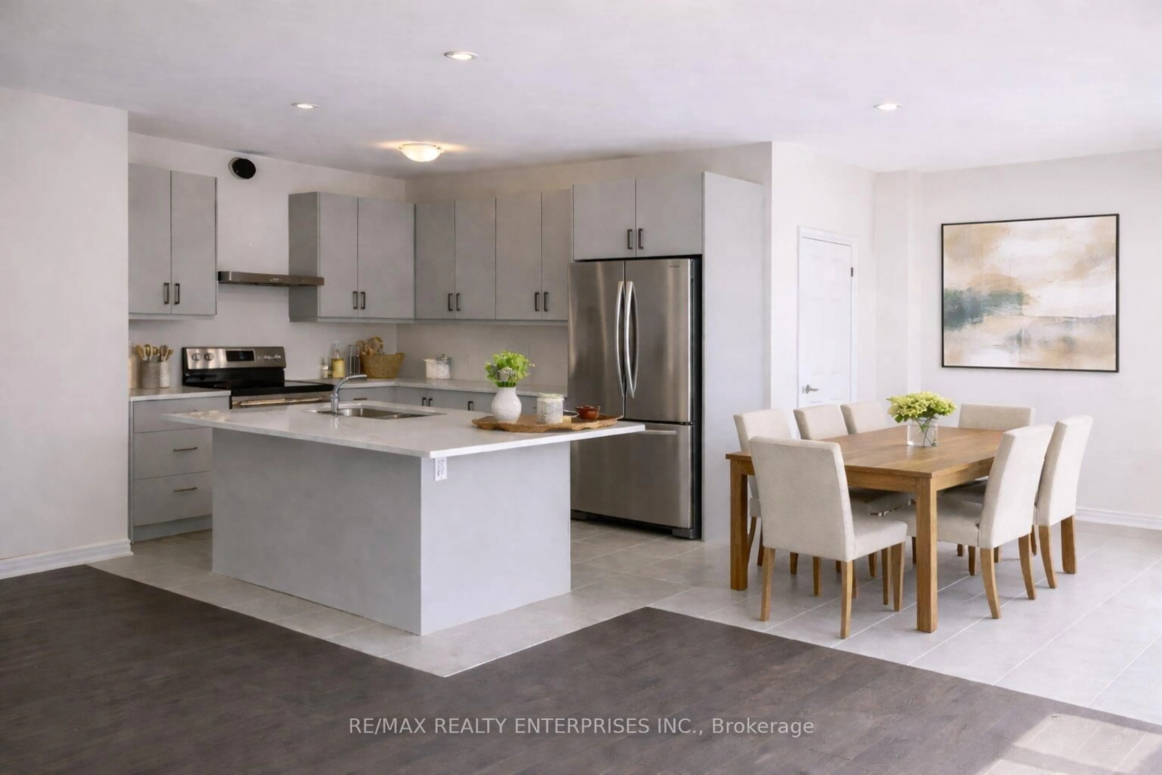 Open concept kitchen, ceramic/tile floor for 3938 Koenig Rd, Burlington Ontario L7M 0Z8