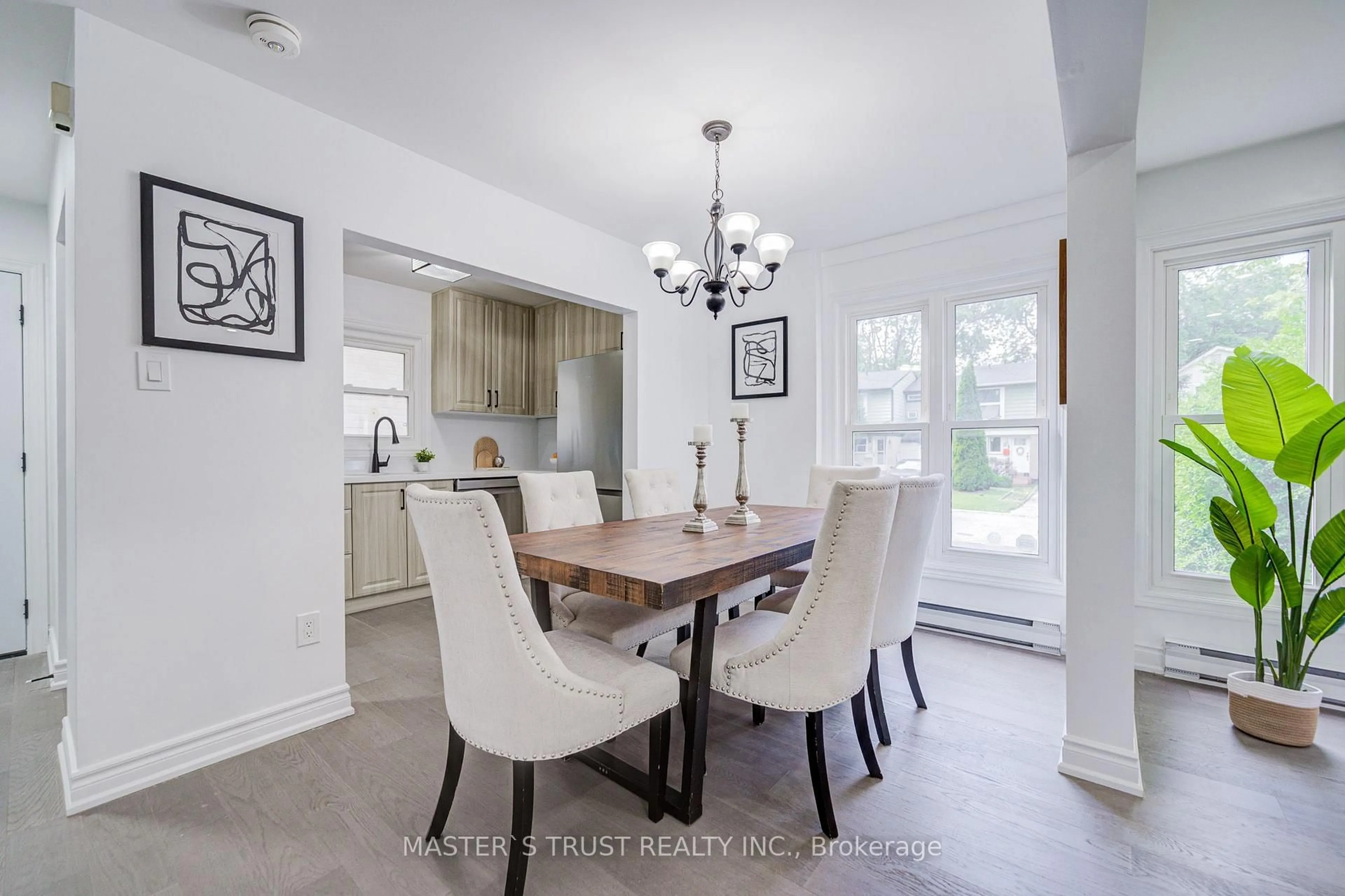 Dining room, unknown for 4 Gatsby Sq, Brampton Ontario L6S 2H4