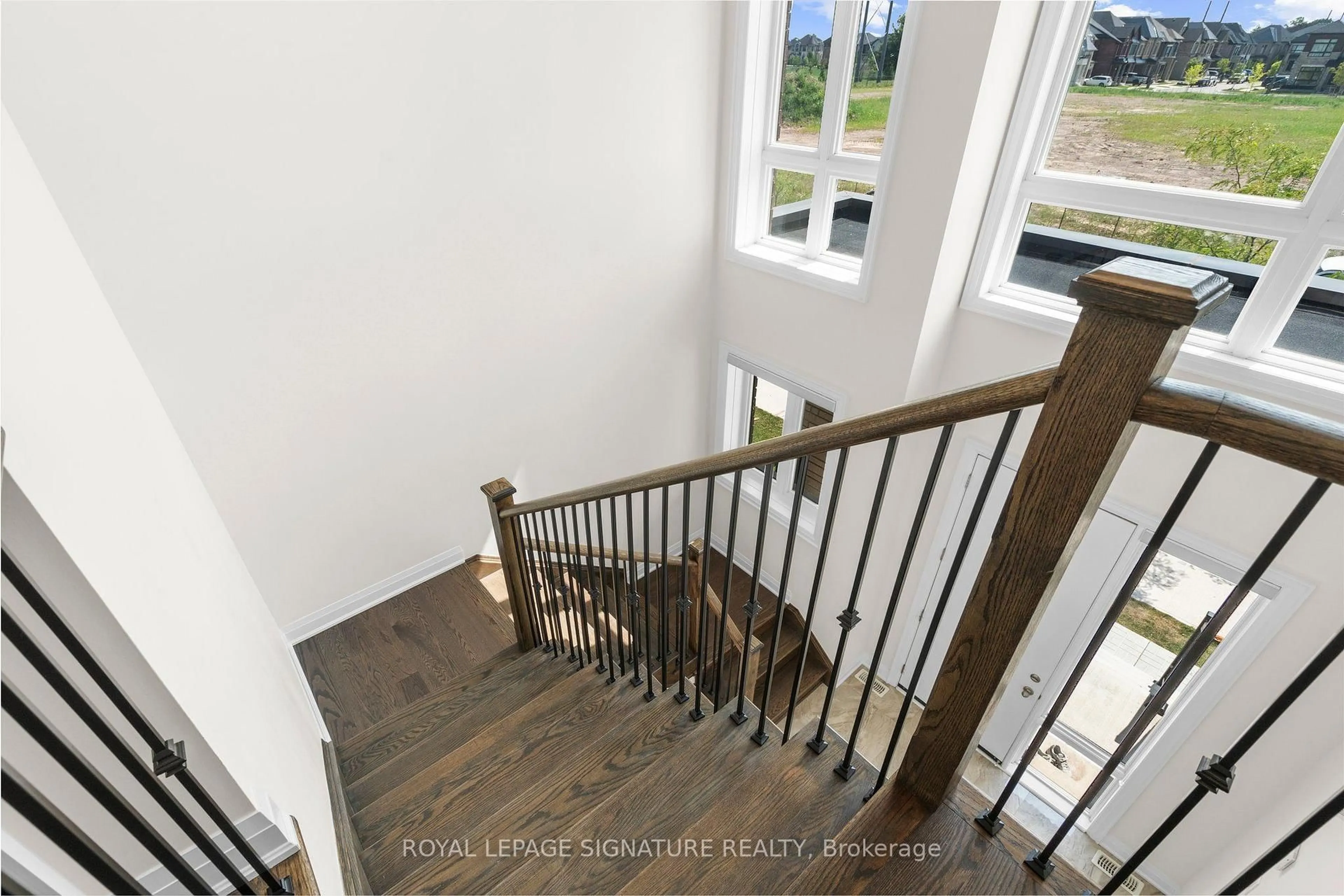 Stairs for 2415 Saw Whet Blvd, Oakville Ontario L6M 5L5