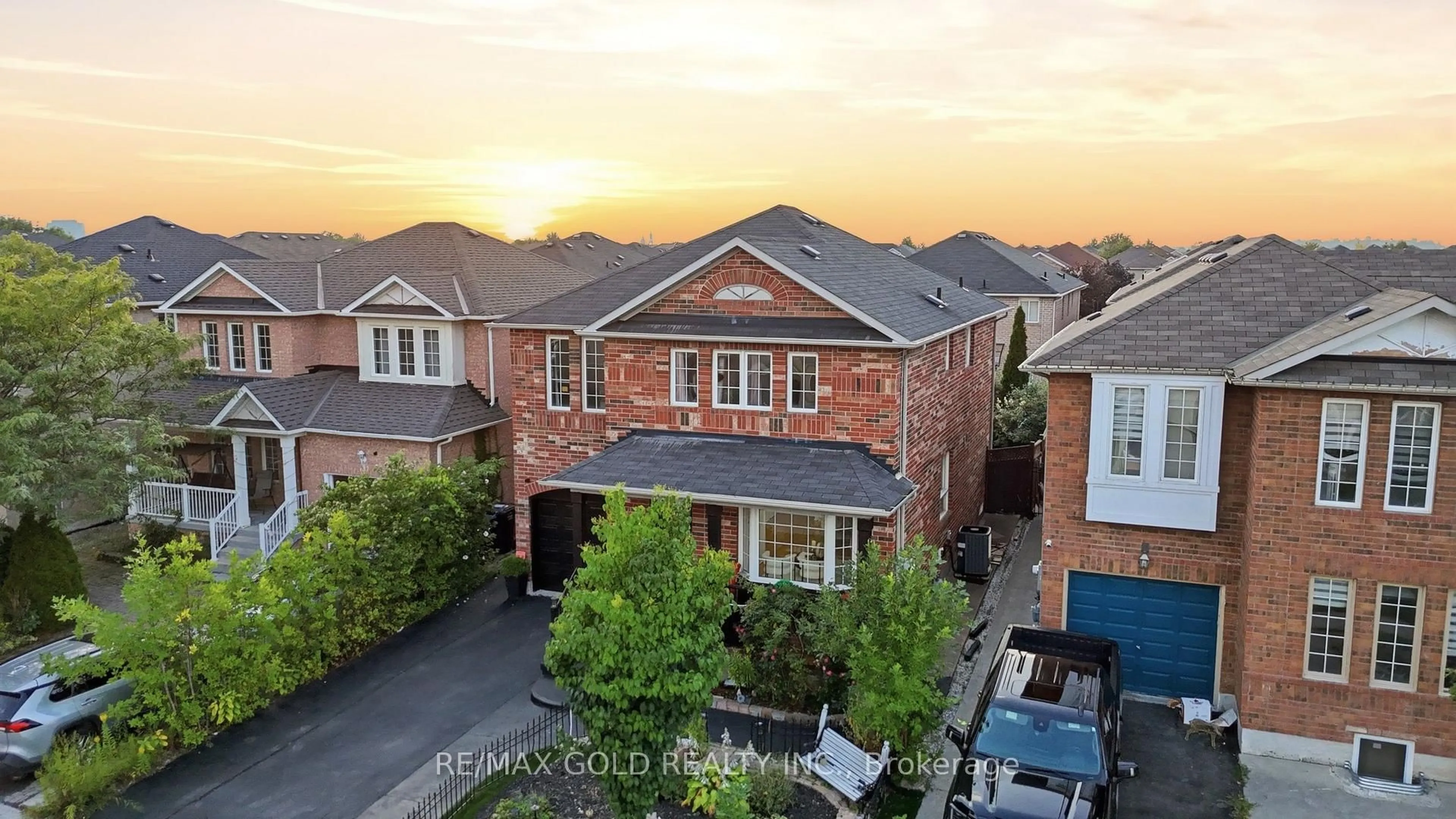 A pic from outside/outdoor area/front of a property/back of a property/a pic from drone, street for 30 Schooner Dr, Brampton Ontario L7A 3H3