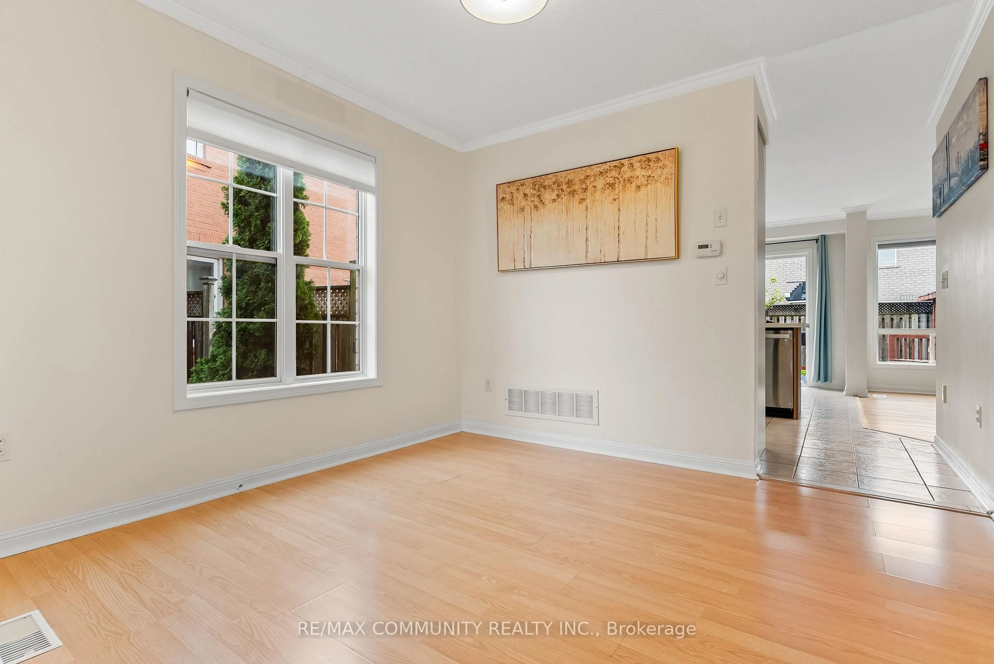 A pic of a room for 504 Kearns Dr, Milton Ontario L9T 5J9
