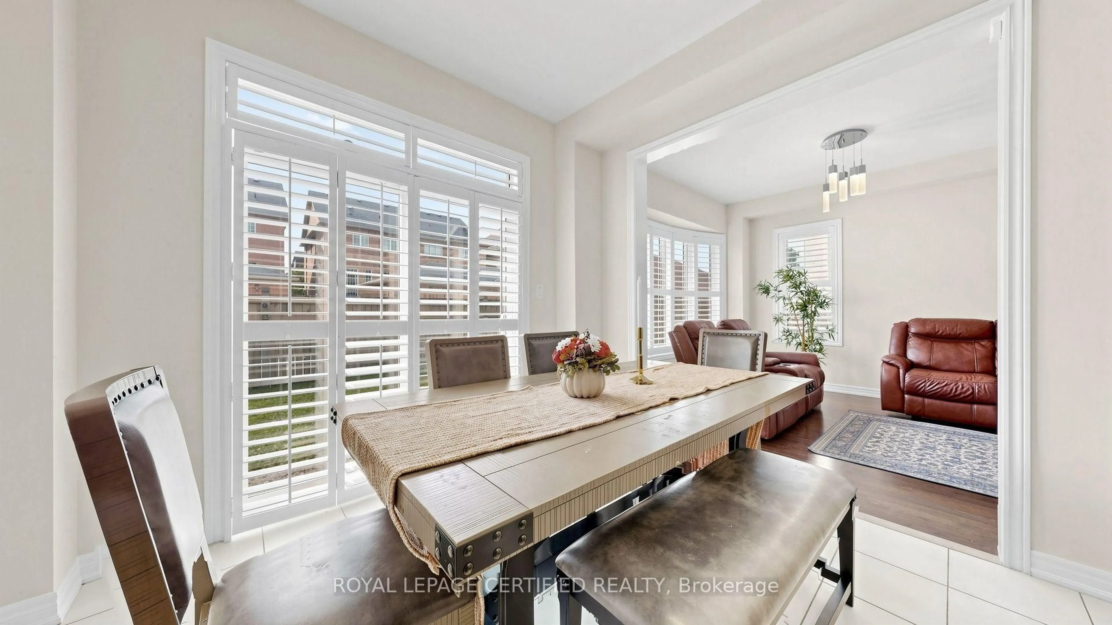 Dining room, ceramic/tile floor for 5576 Meadowcrest Ave, Mississauga Ontario L5M 0V1