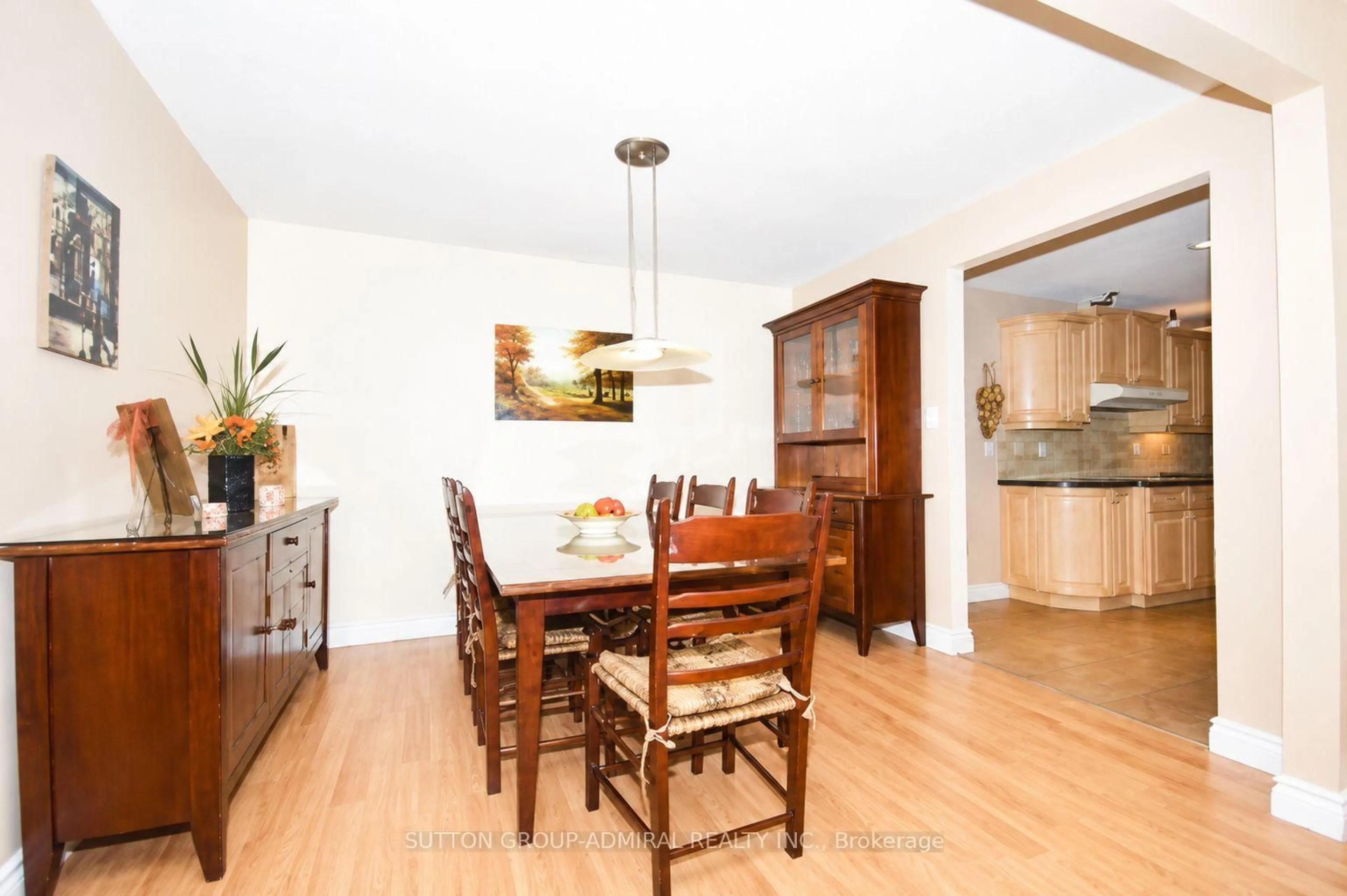 Dining room, wood/laminate floor for 94 Sackville St, Caledon Ontario L7E 1B8