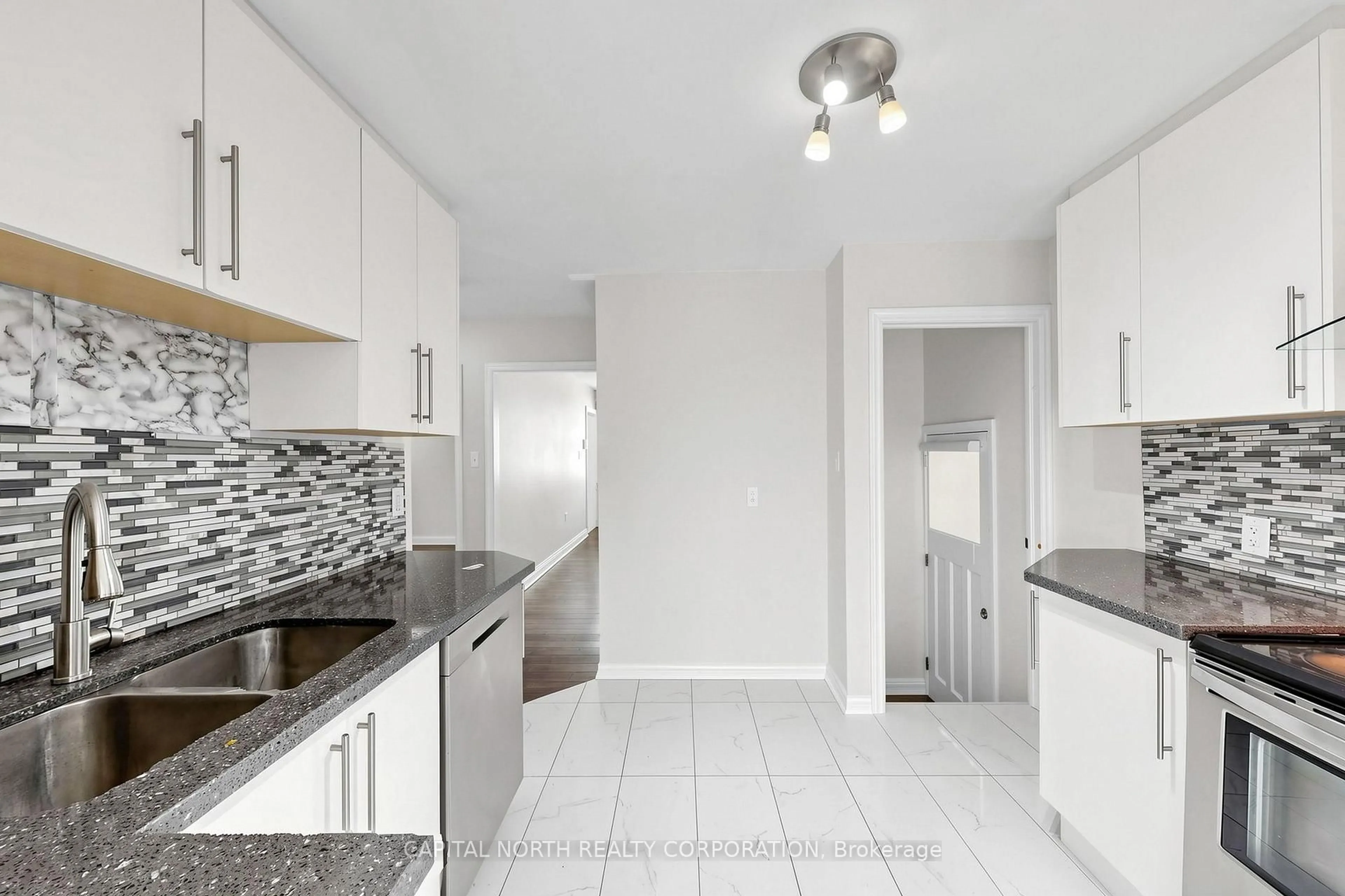 Standard kitchen, unknown for 29 Mercer Dr, Brampton Ontario L6X 1B4