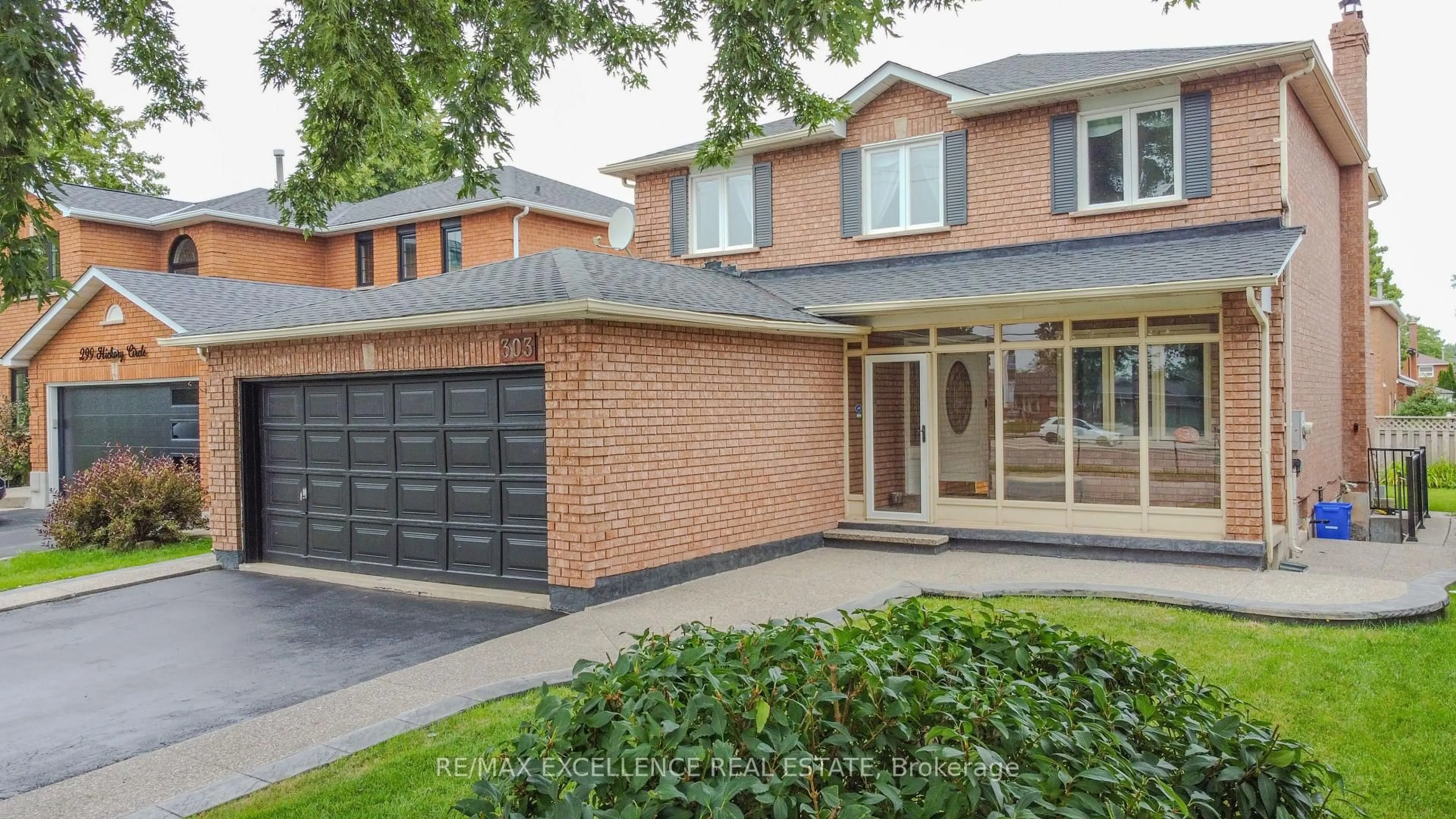 Home with brick exterior material, street for 303 Hickory Circ, Oakville Ontario L6H 4V3