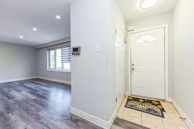 7150 Minotola Ave, Mississauga 4