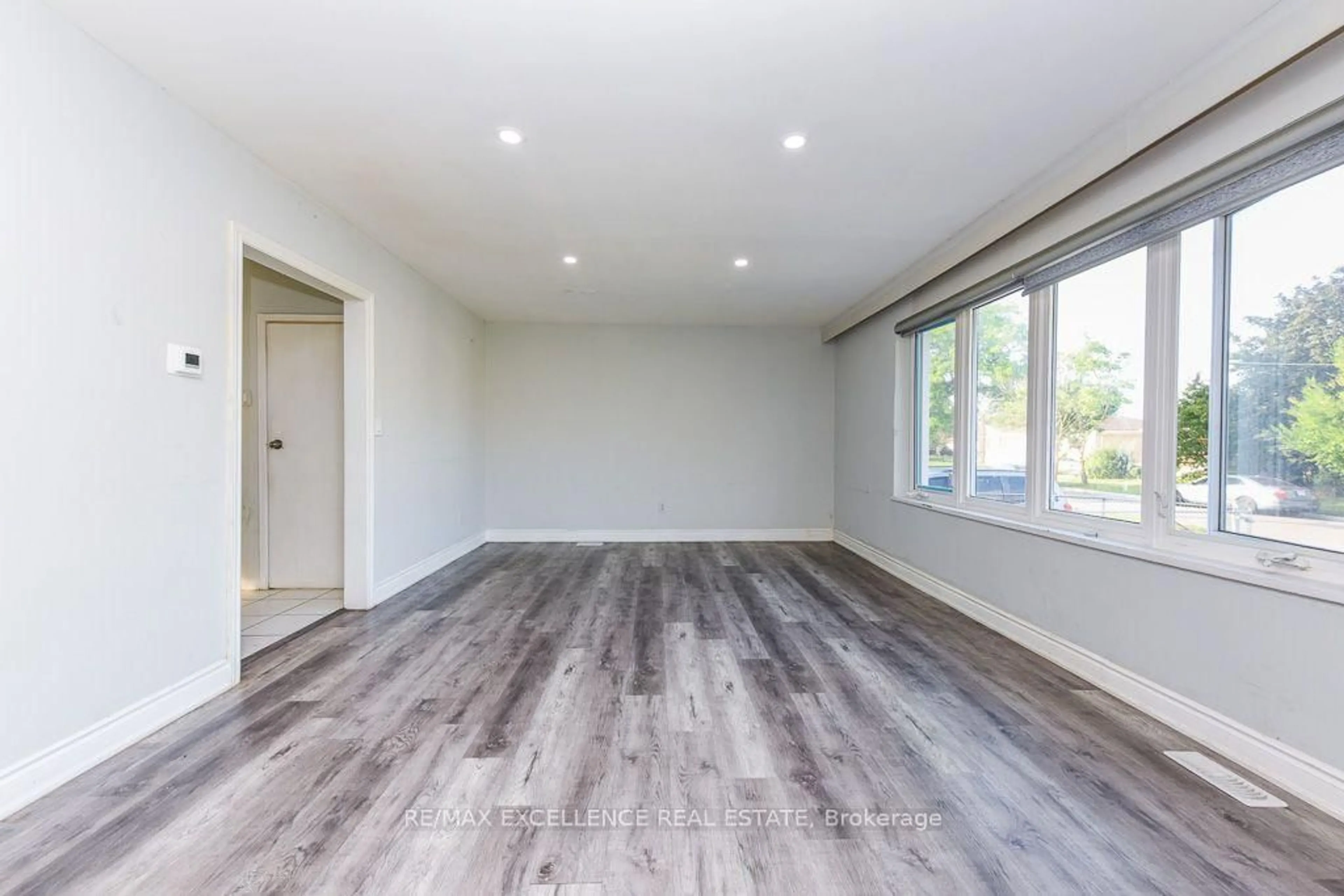 A pic of a room for 7150 Minotola Ave, Mississauga Ontario L4T 2T1