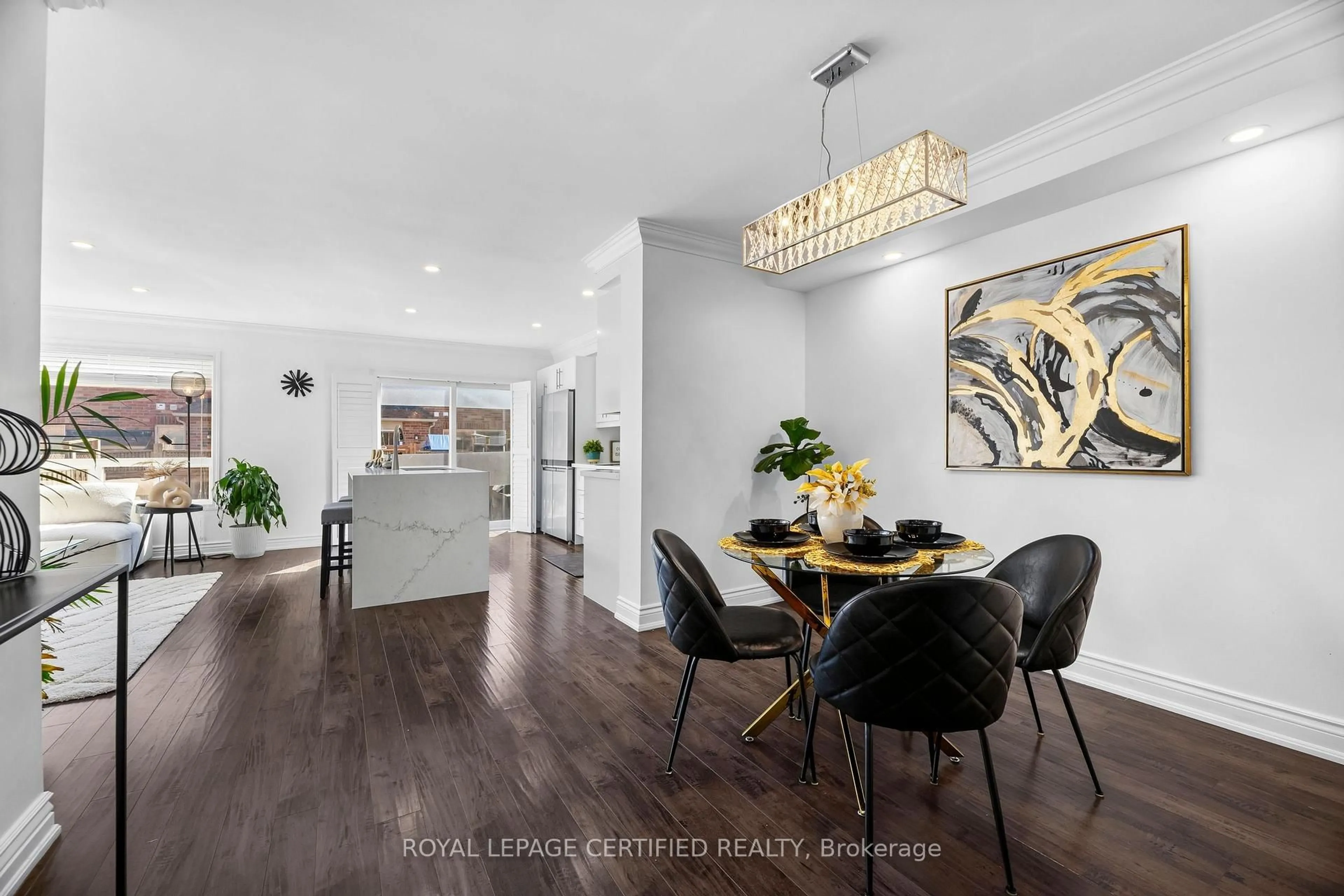 Dining room, wood/laminate floor for 938 Burrows Gate, Milton Ontario L9T 0K7