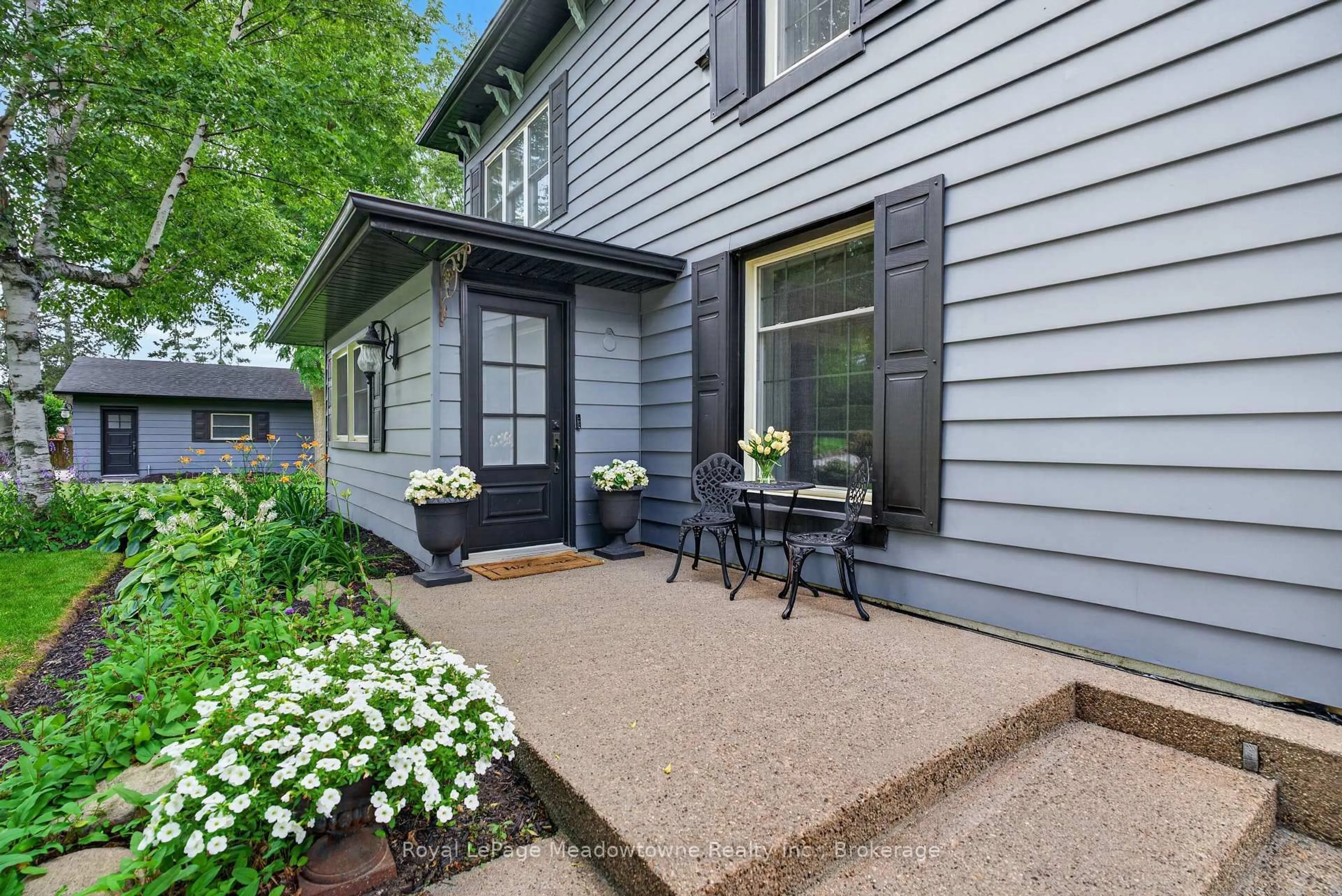 Patio, street for 53 CAMPBELL Ave, Milton Ontario L0P 1B0