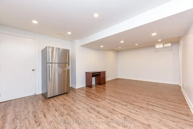 10 Danfield Crt, Brampton 3