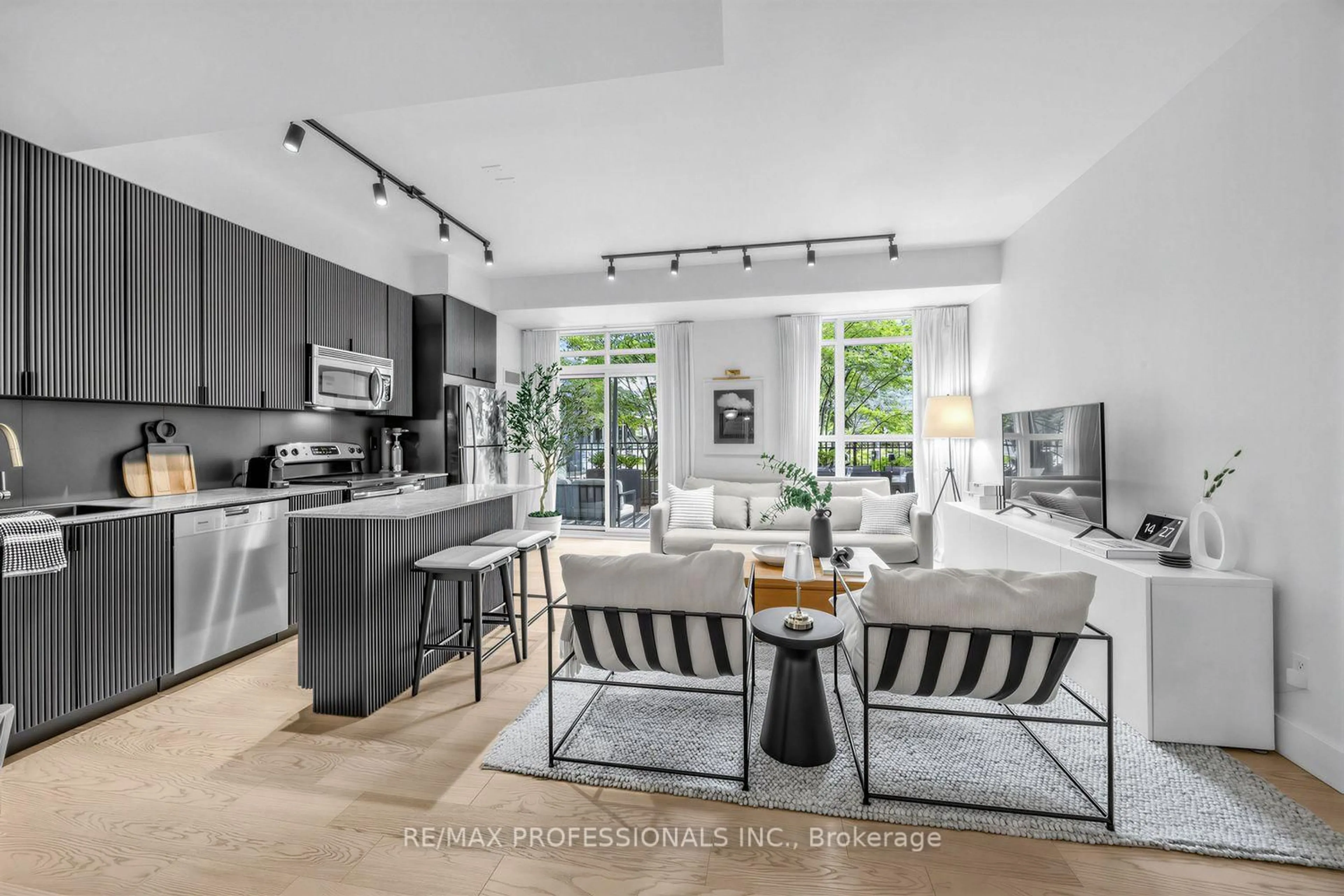 Open concept kitchen, unknown for 155 Legion Rd #402, Toronto Ontario M8Y 0A7