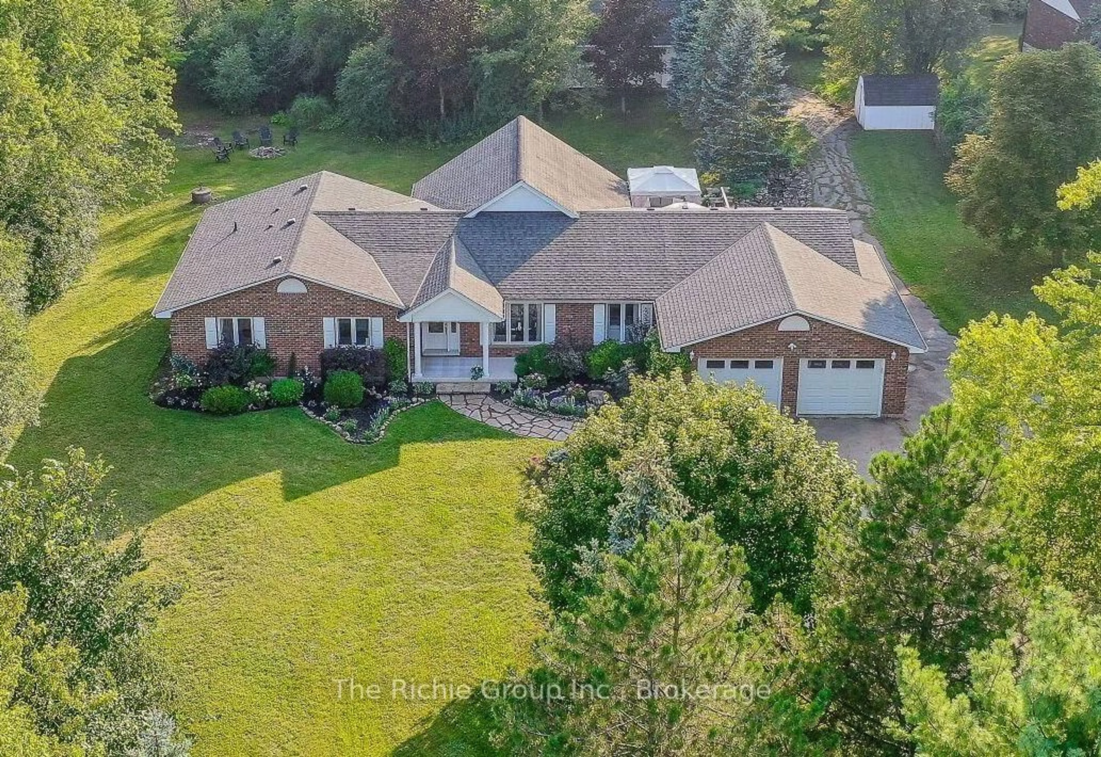 A pic from outside/outdoor area/front of a property/back of a property/a pic from drone, mountain view for 14198 Heritage Rd, Caledon Ontario L7C 1T6
