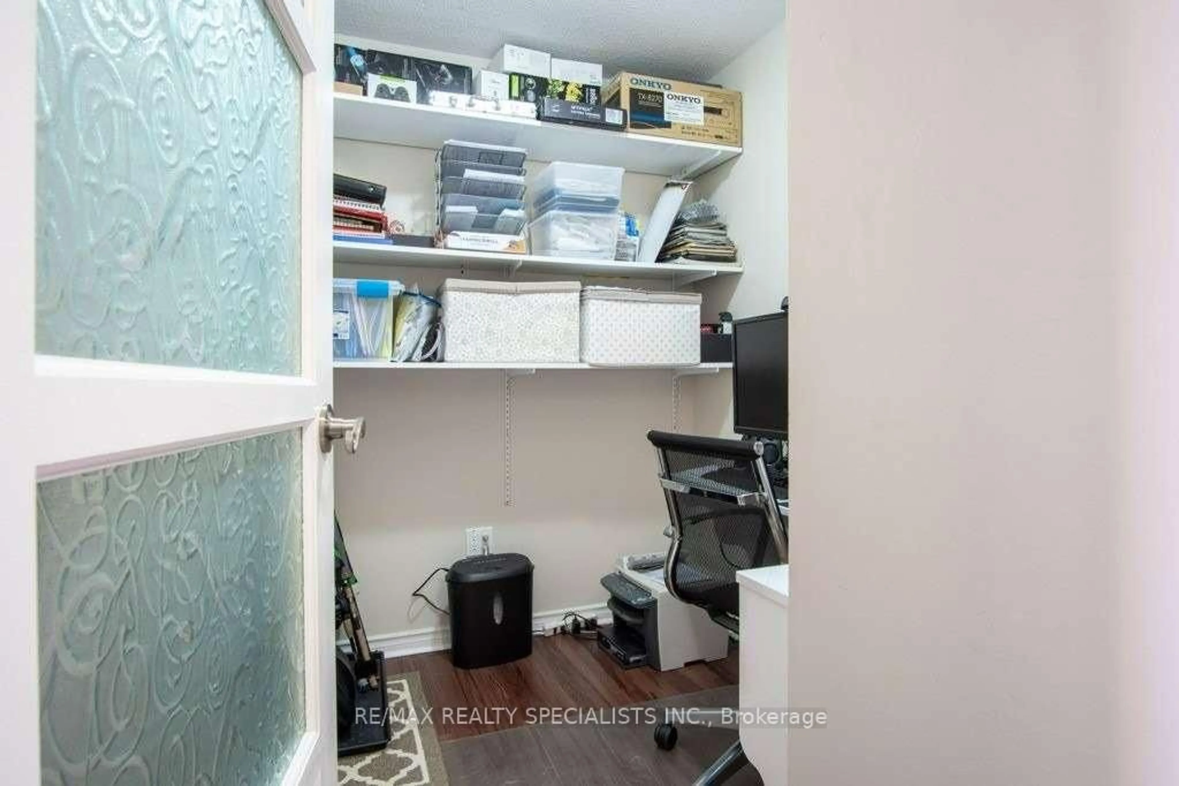 A pic of a room for 700 Dynes Rd #601, Burlington Ontario L7N 3M2