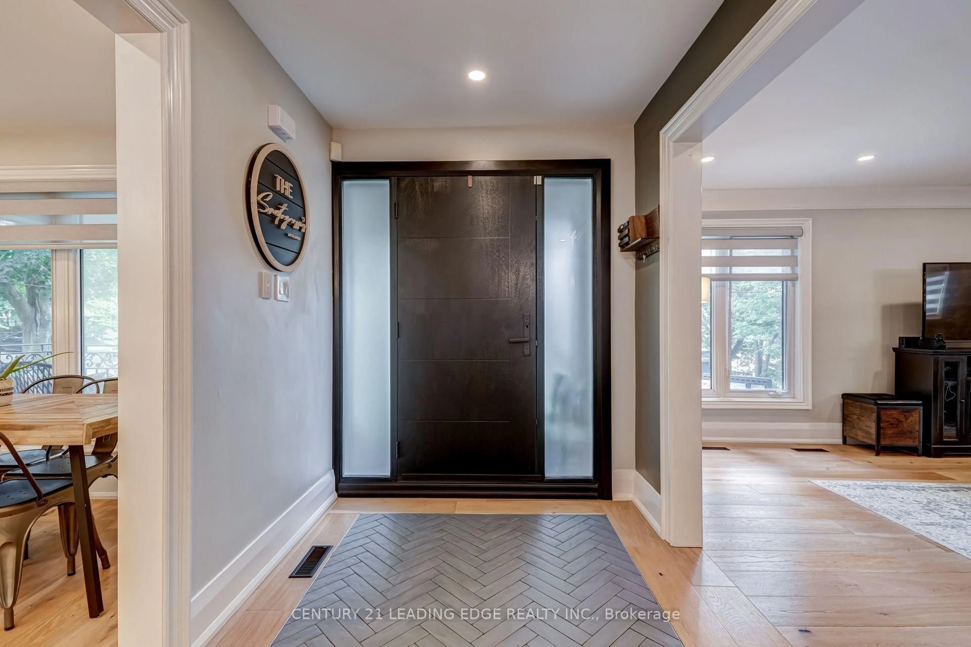 Indoor entryway for 5 Mountbatten Rd, Toronto Ontario M9P 1Y8