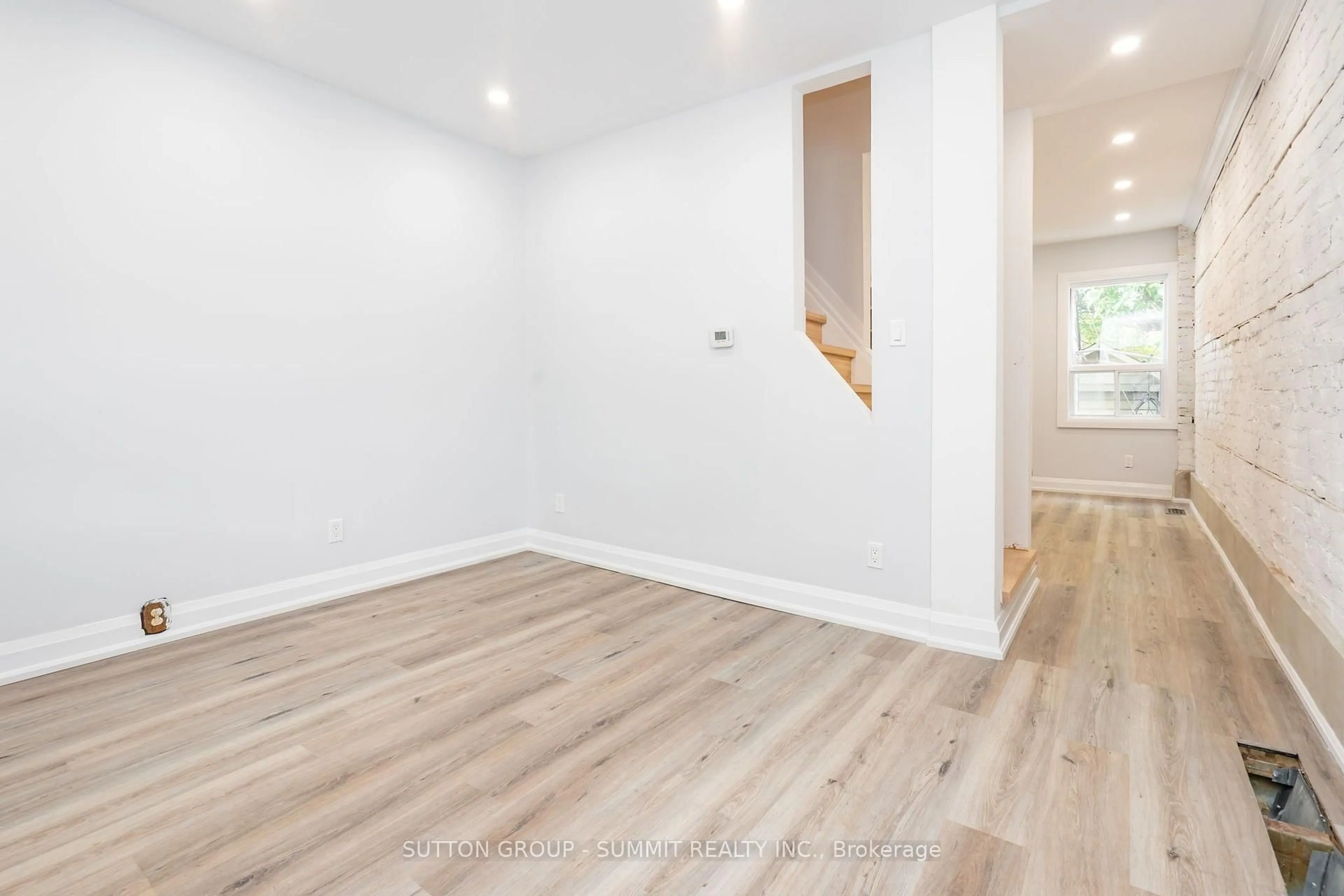 A pic of a room for 100 ROSETHORN Ave, Toronto Ontario M6N 3L1