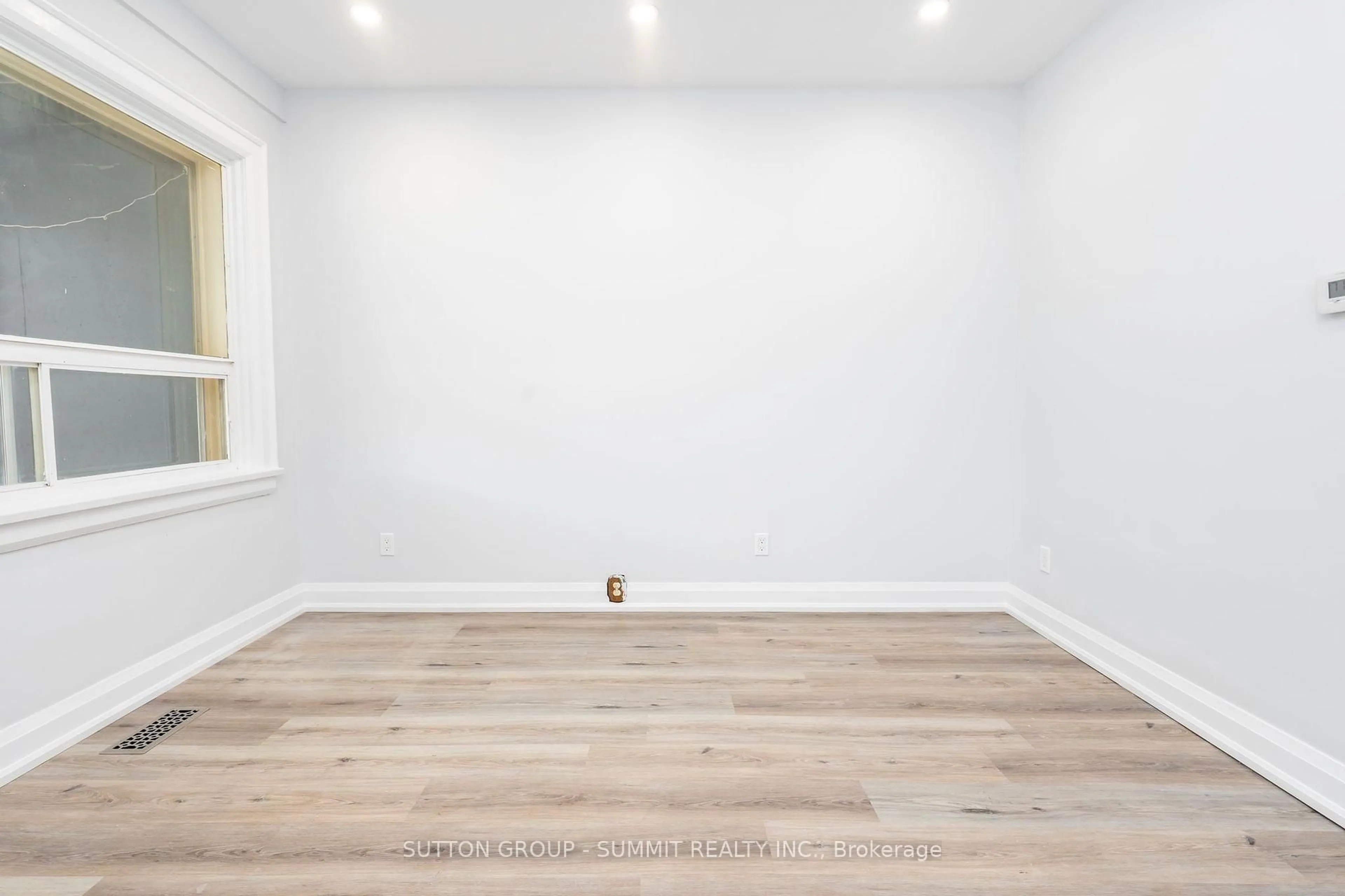 A pic of a room for 100 ROSETHORN Ave, Toronto Ontario M6N 3L1