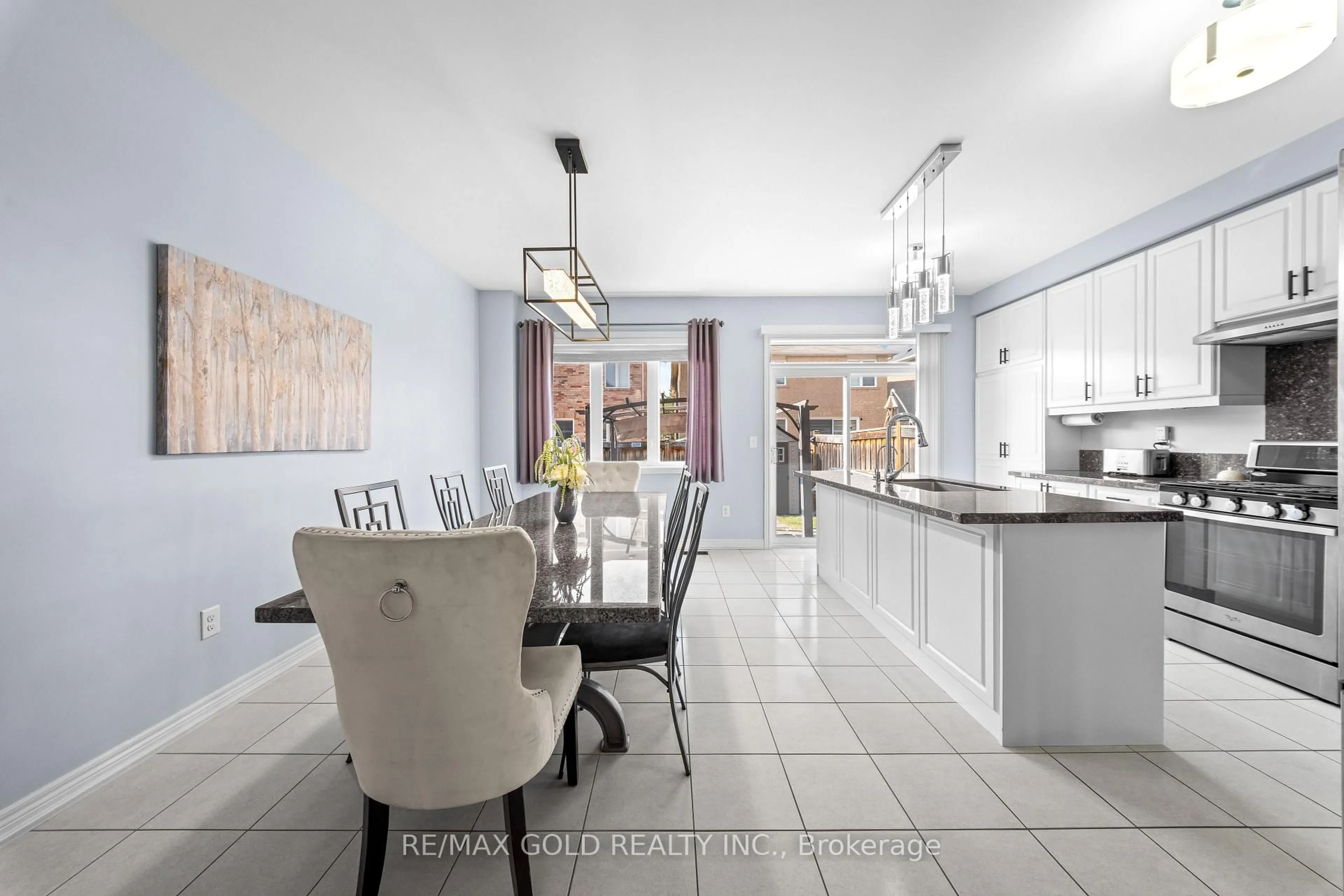 Open concept kitchen, ceramic/tile floor for 73 Lesabre Cres, Brampton Ontario L6P 3R4