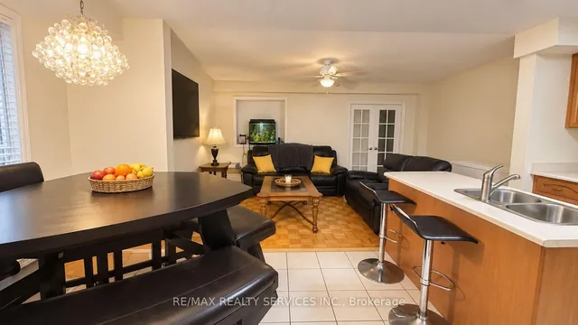 39 Cadillac Cres, Brampton 2