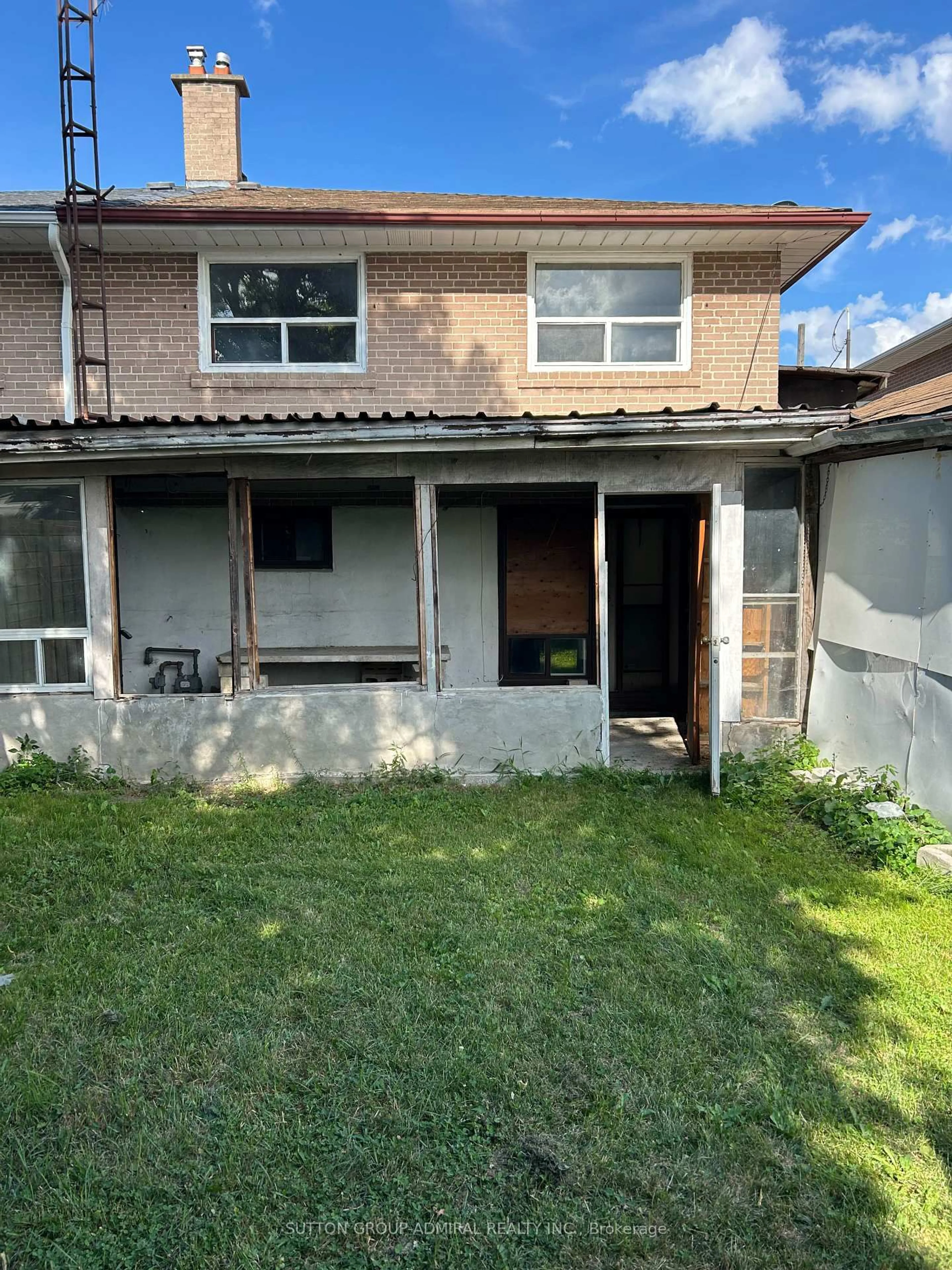 Unknown for 205 St Lucie Dr, Toronto Ontario M9M 1T4