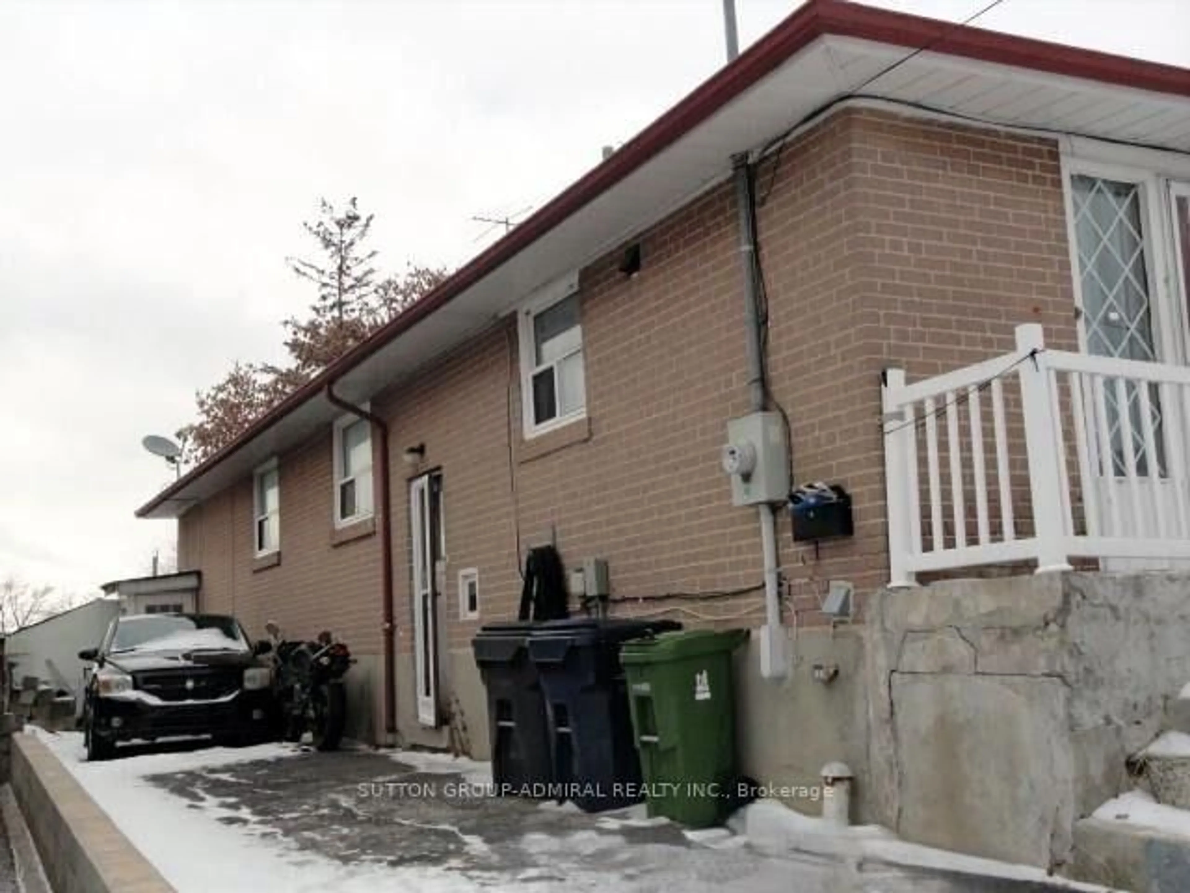 Unknown for 205 St Lucie Dr, Toronto Ontario M9M 1T4