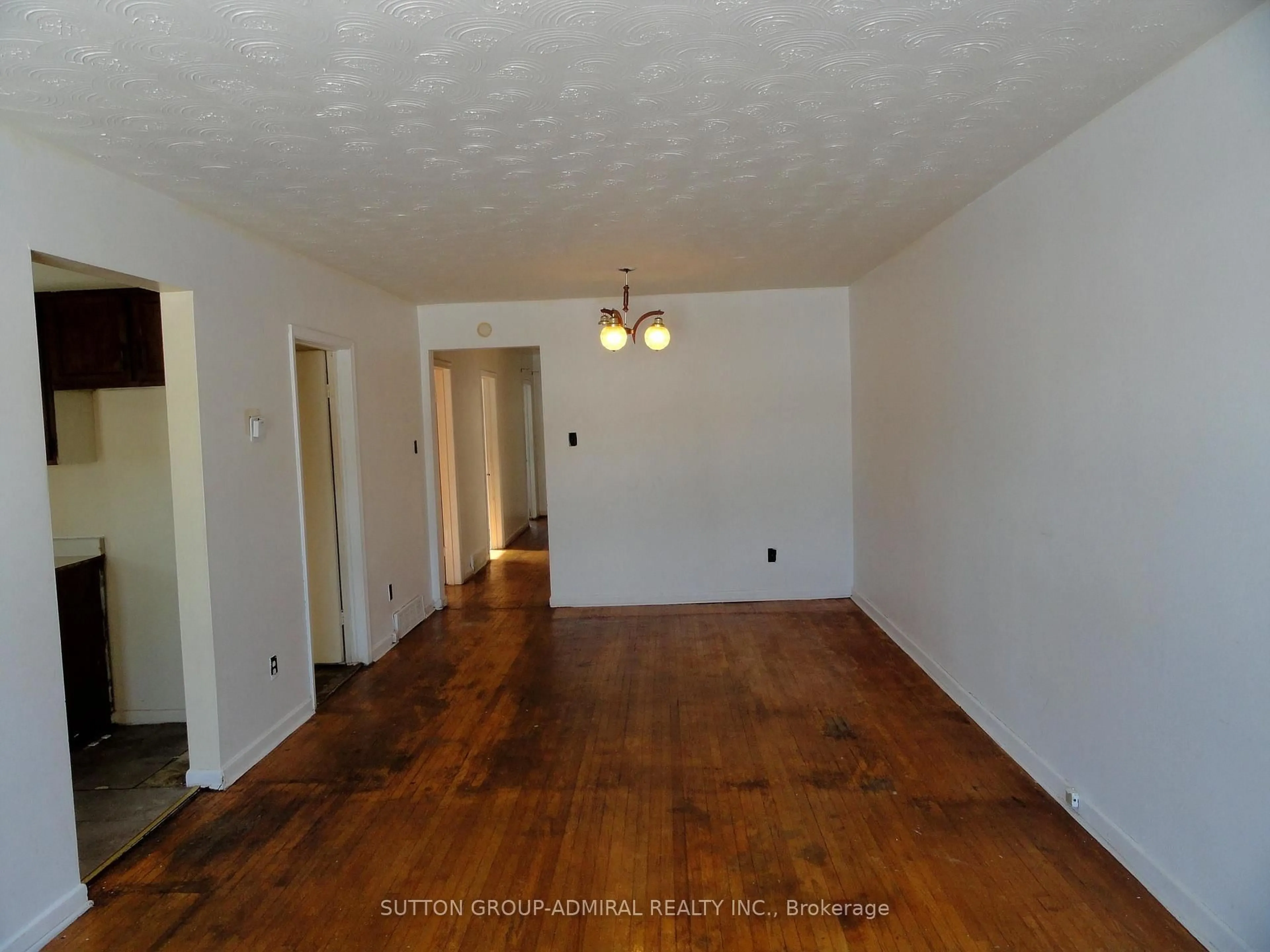 A pic of a room for 205 St Lucie Dr, Toronto Ontario M9M 1T4