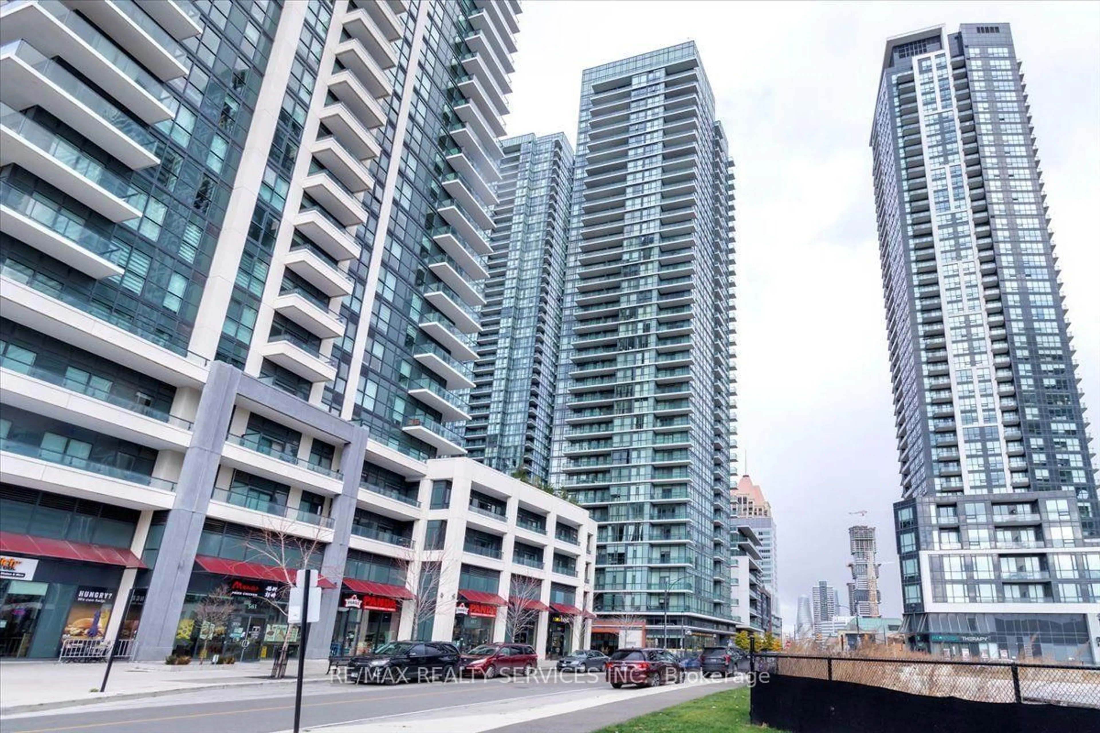 Patio, street for 4065 Brickstone Mews #2206, Mississauga Ontario L5B 0G3