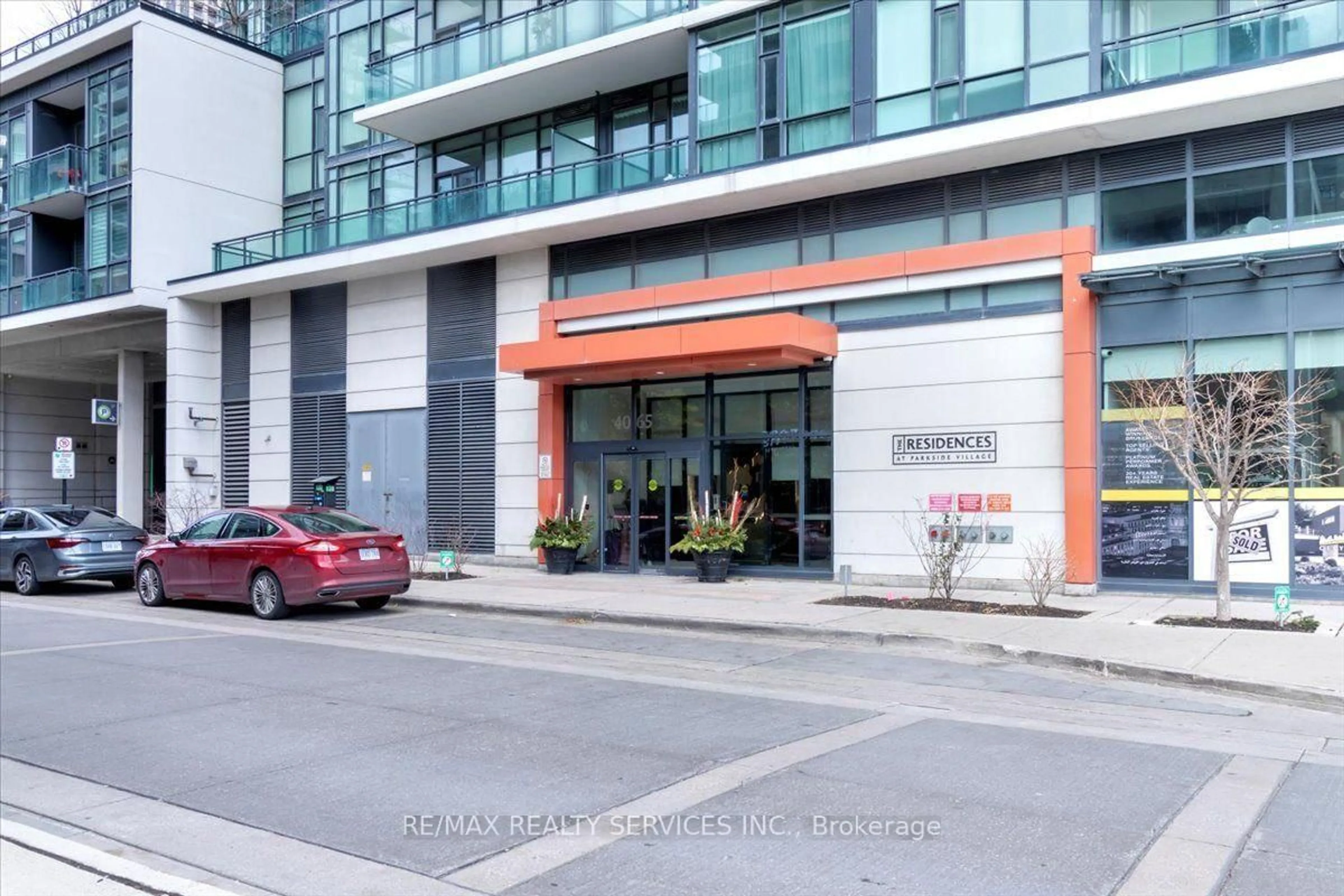 Indoor foyer for 4065 Brickstone Mews #2206, Mississauga Ontario L5B 0G3
