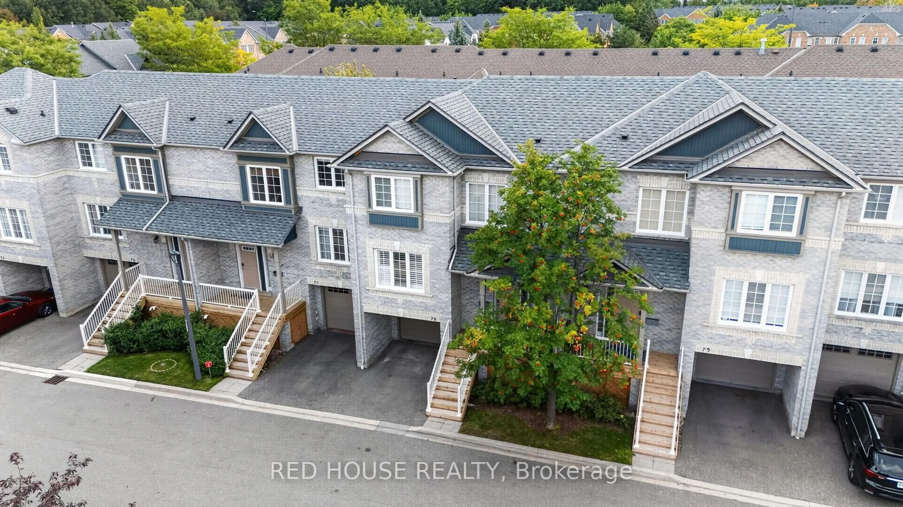 A pic from outside/outdoor area/front of a property/back of a property/a pic from drone, street for 5535 Glen Erin Dr #78, Mississauga Ontario L5M 5H1