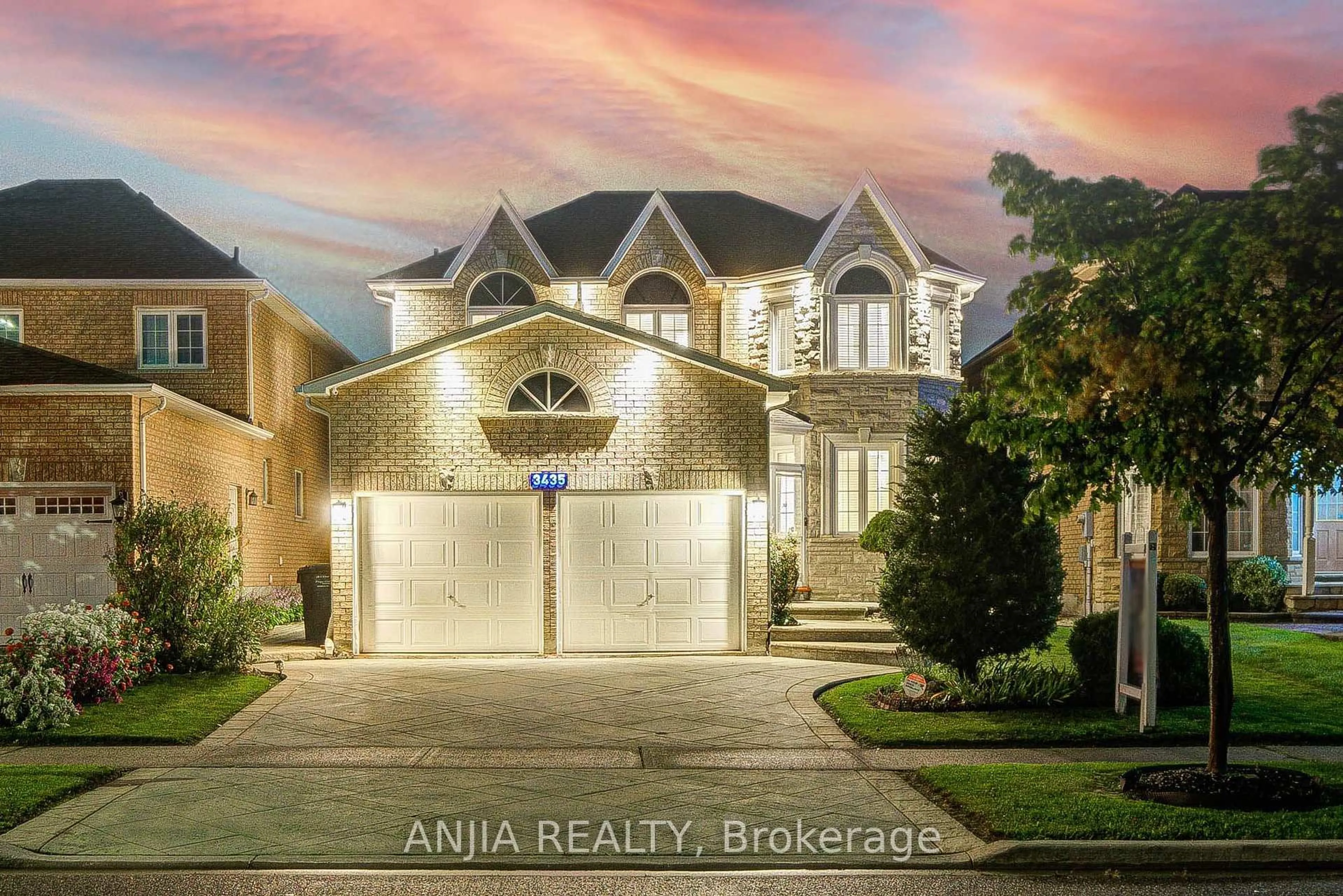 Home with brick exterior material, street for 3435 Grand Park Dr, Mississauga Ontario L5B 4E3