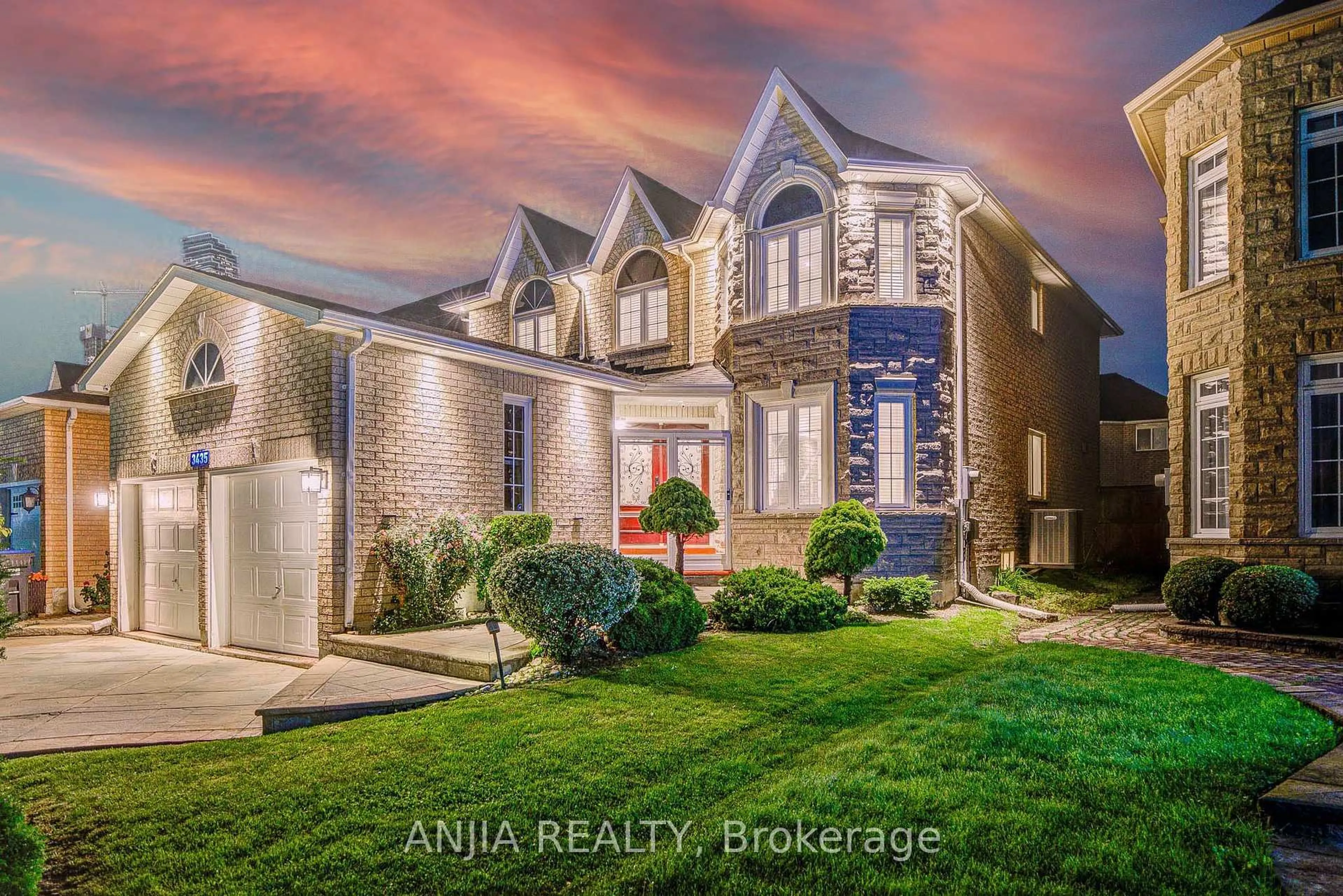 Home with brick exterior material, street for 3435 Grand Park Dr, Mississauga Ontario L5B 4E3