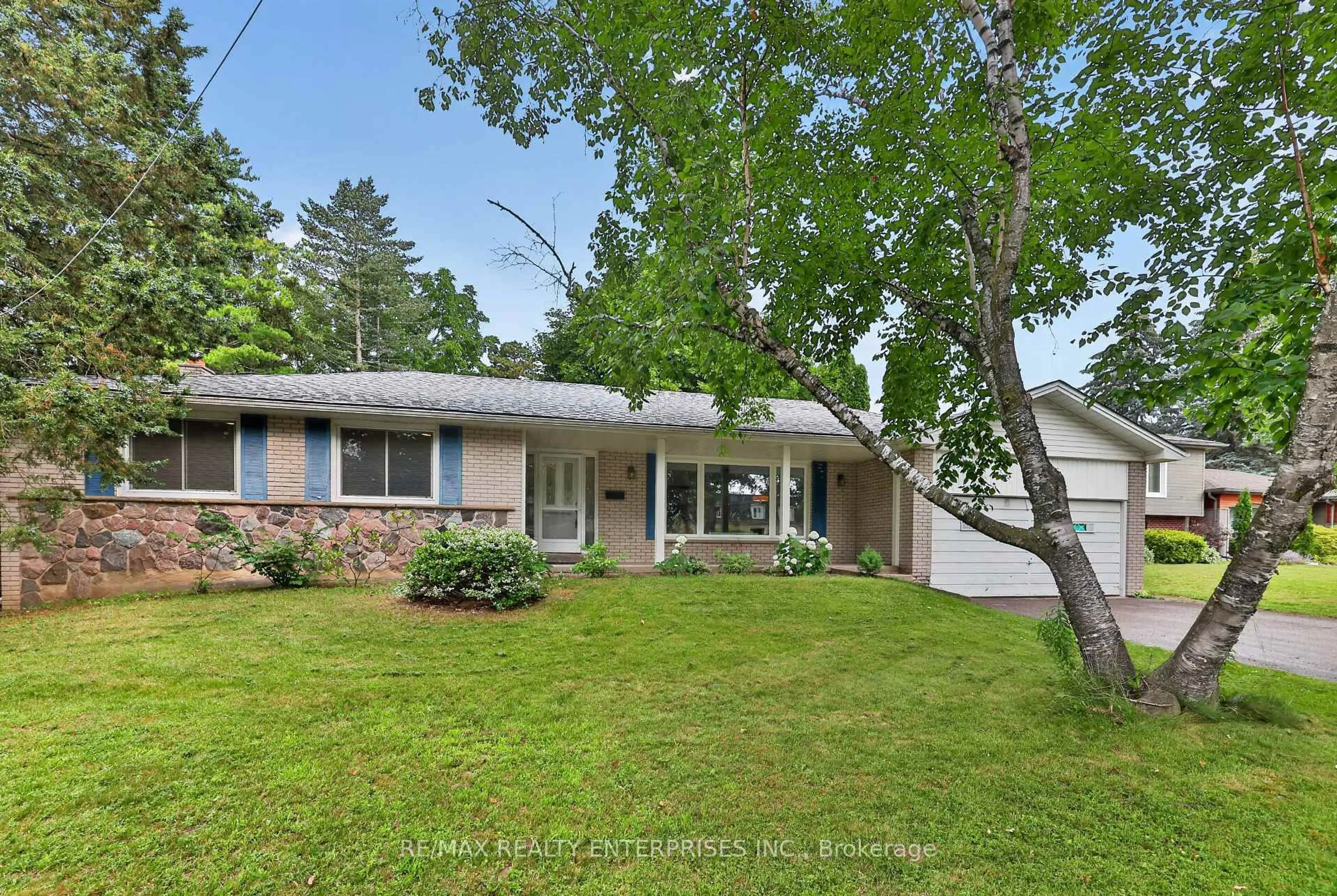 Unknown for 975 Cresthampton Lane, Mississauga Ontario L5H 2X2