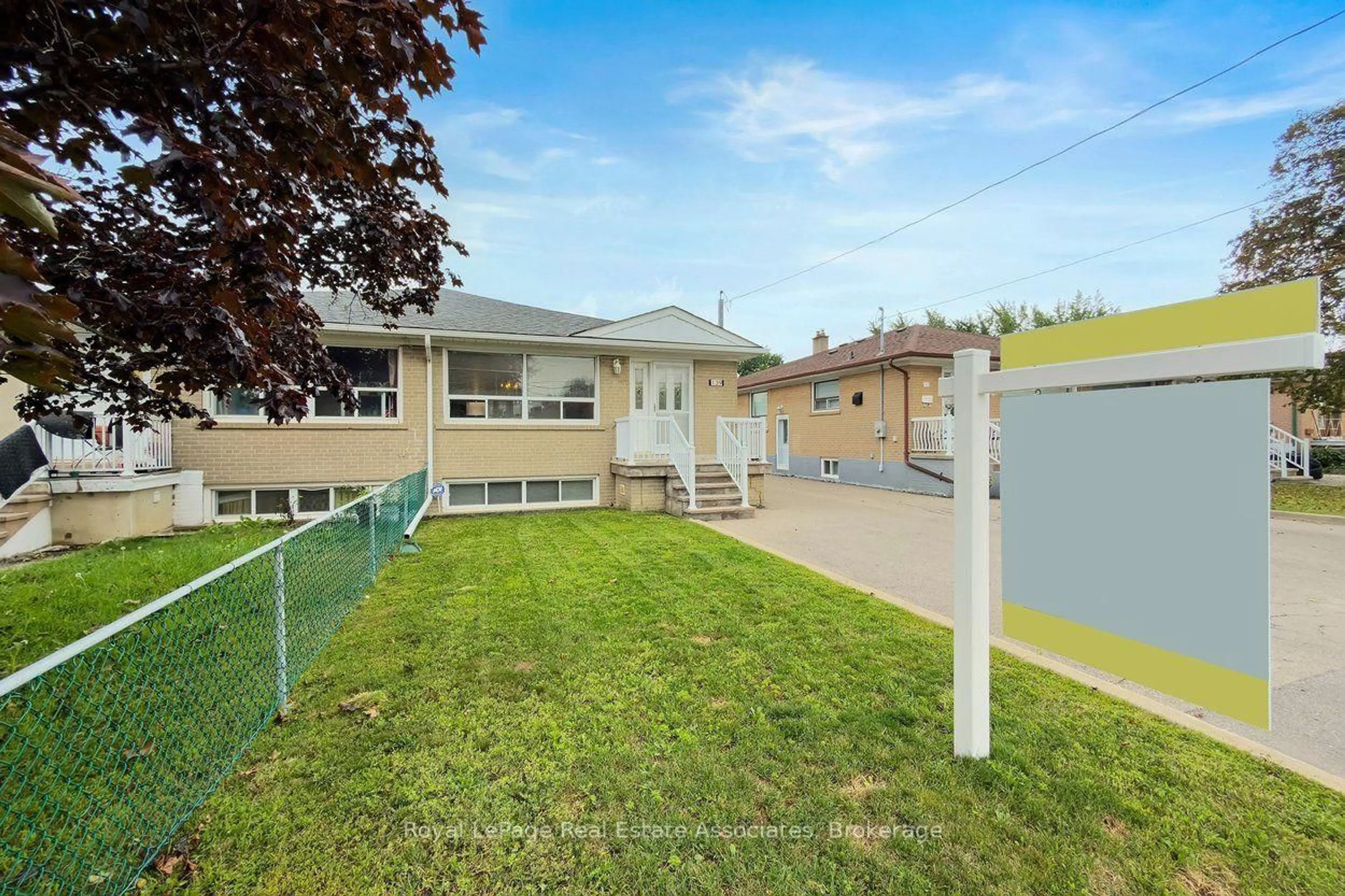 Unknown for 139 Vodden St, Brampton Ontario L6V 1M6