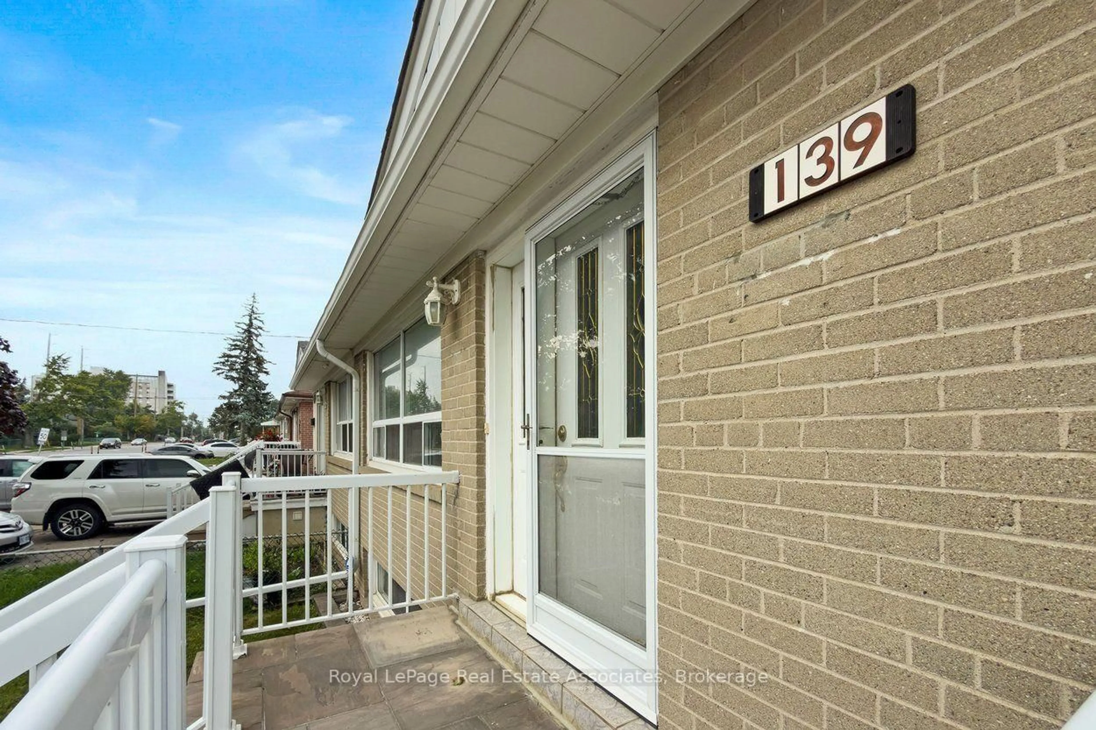 Patio, street for 139 Vodden St, Brampton Ontario L6V 1M6