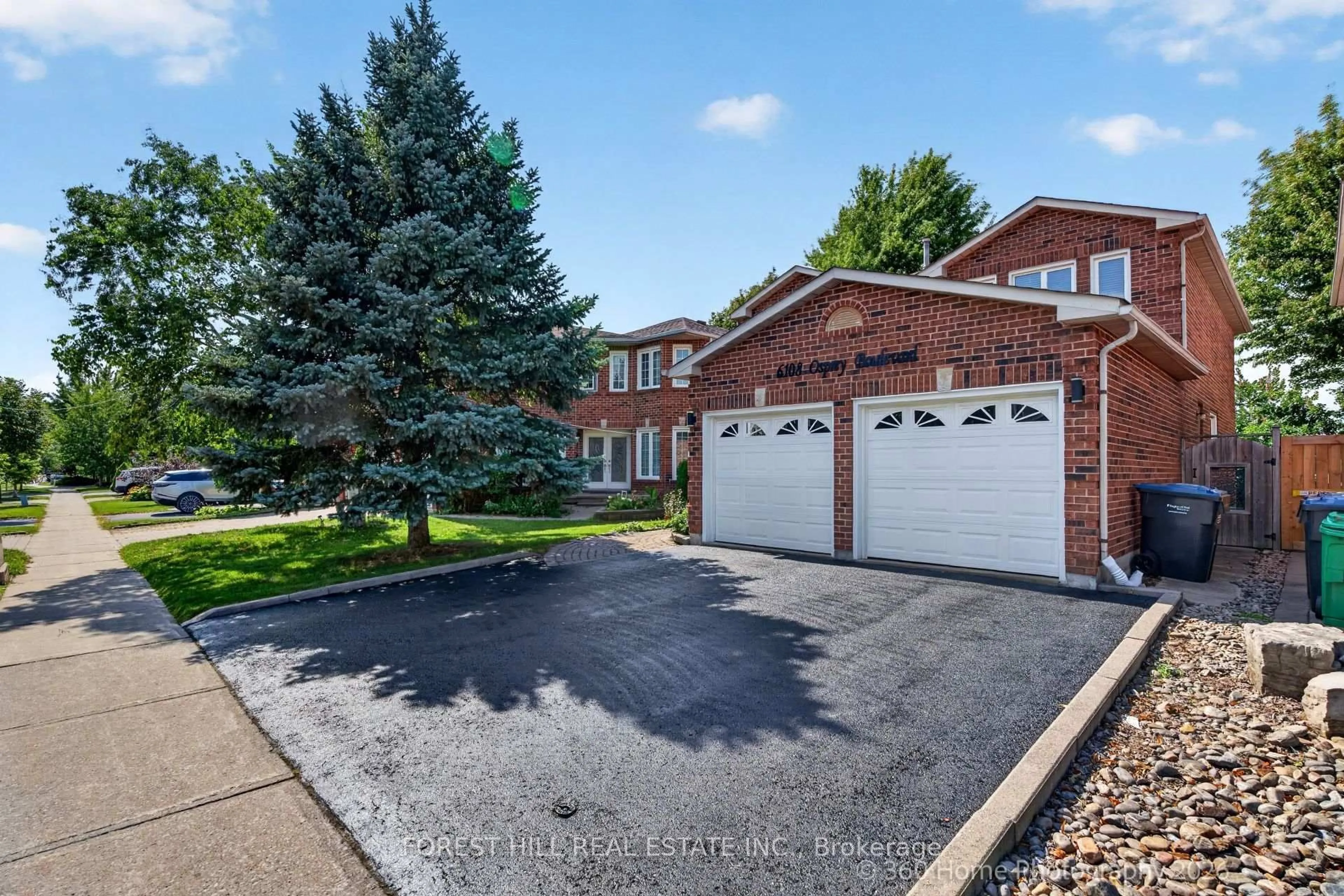 Home with brick exterior material, street for 6108 Osprey Blvd, Mississauga Ontario L5N 5W5