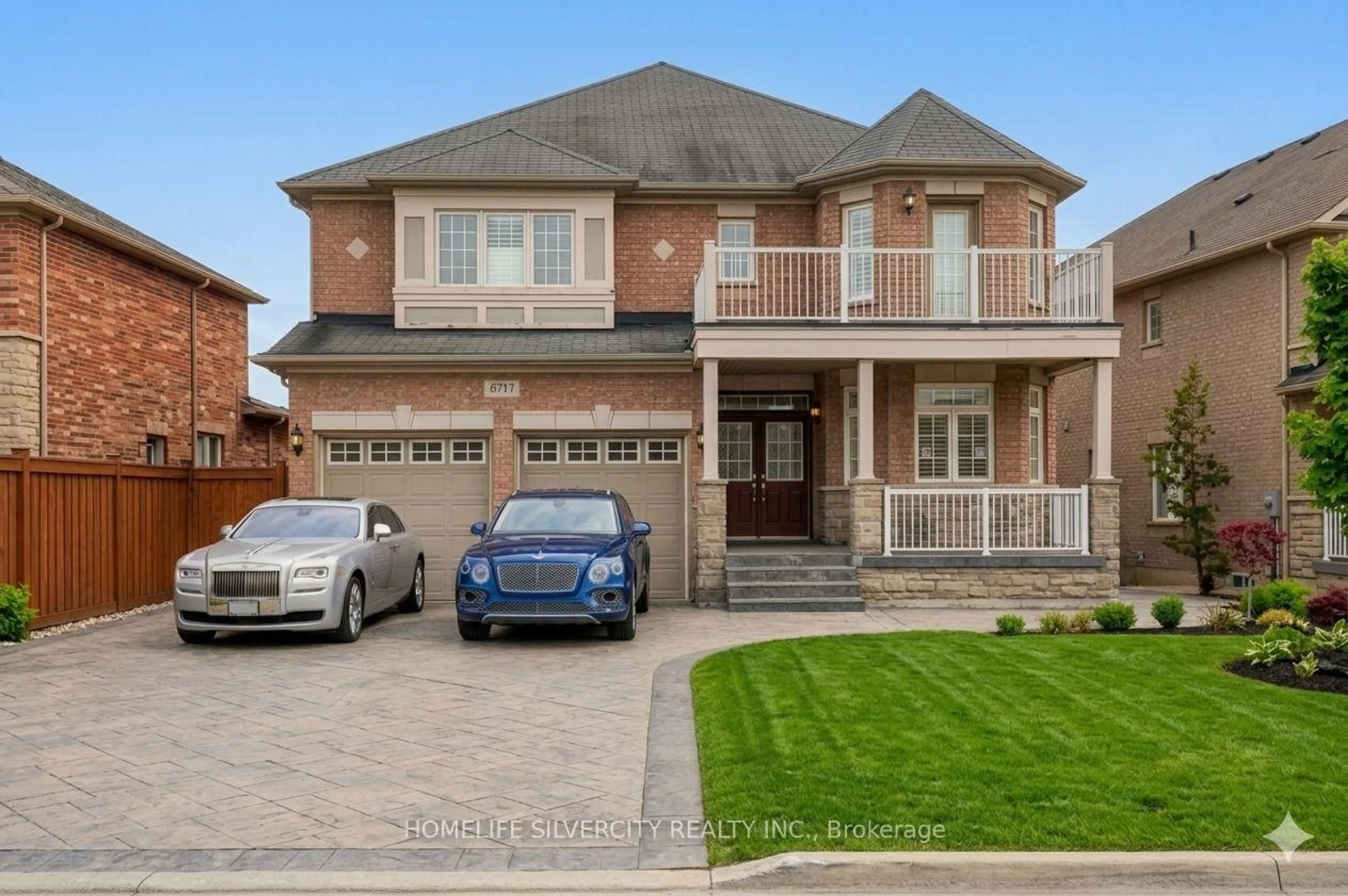 Home with brick exterior material, street for 6717 Golden Hills Way, Mississauga Ontario L5W 1P1