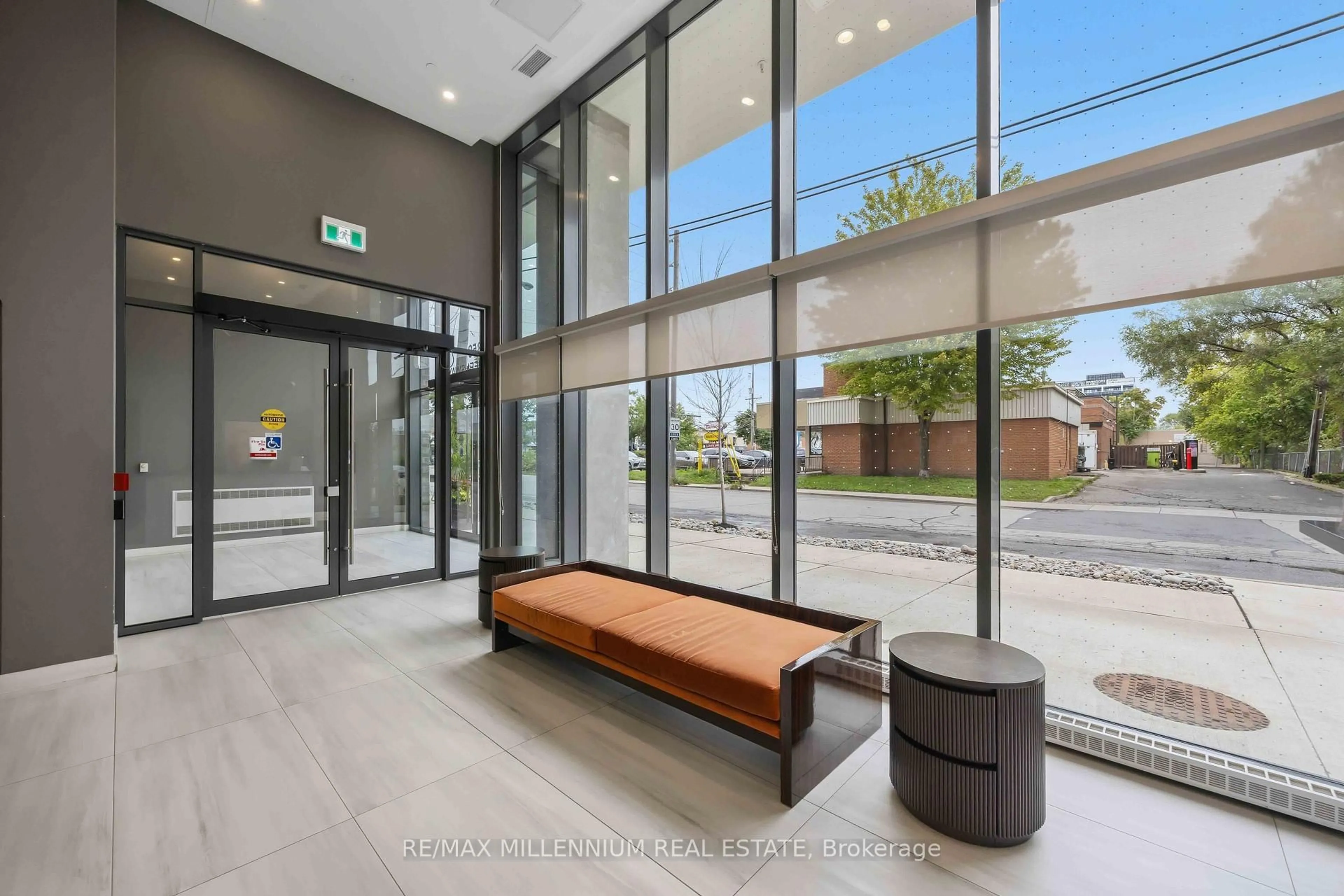 Indoor foyer for 859 The Queensway #217, Toronto Ontario M8Z 1N8