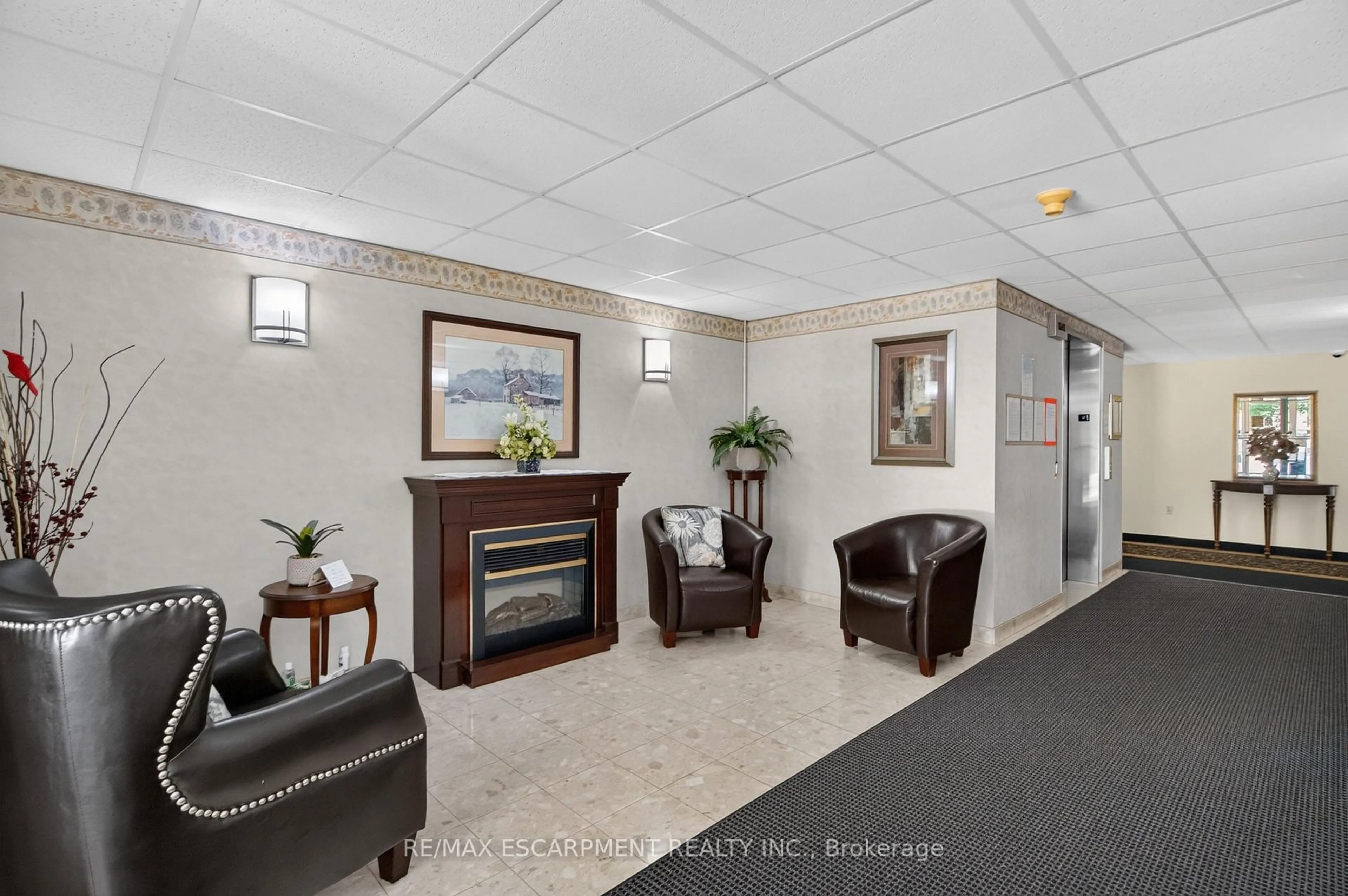 Lobby for 216 Plains Rd #B404, Burlington Ontario L7T 4K8
