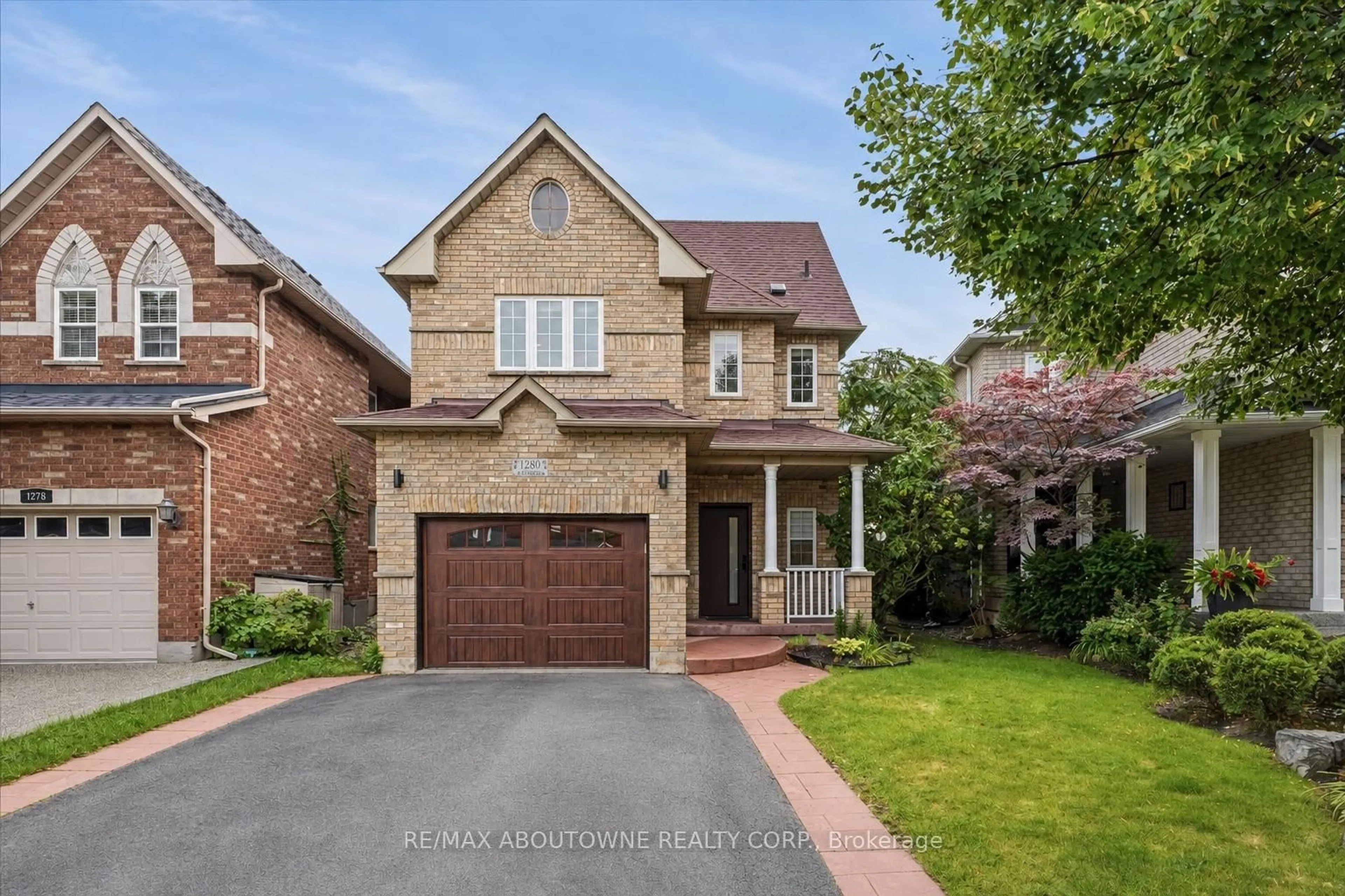 Home with brick exterior material, street for 1282 Parkhurst Dr, Oakville Ontario L6M 3V7