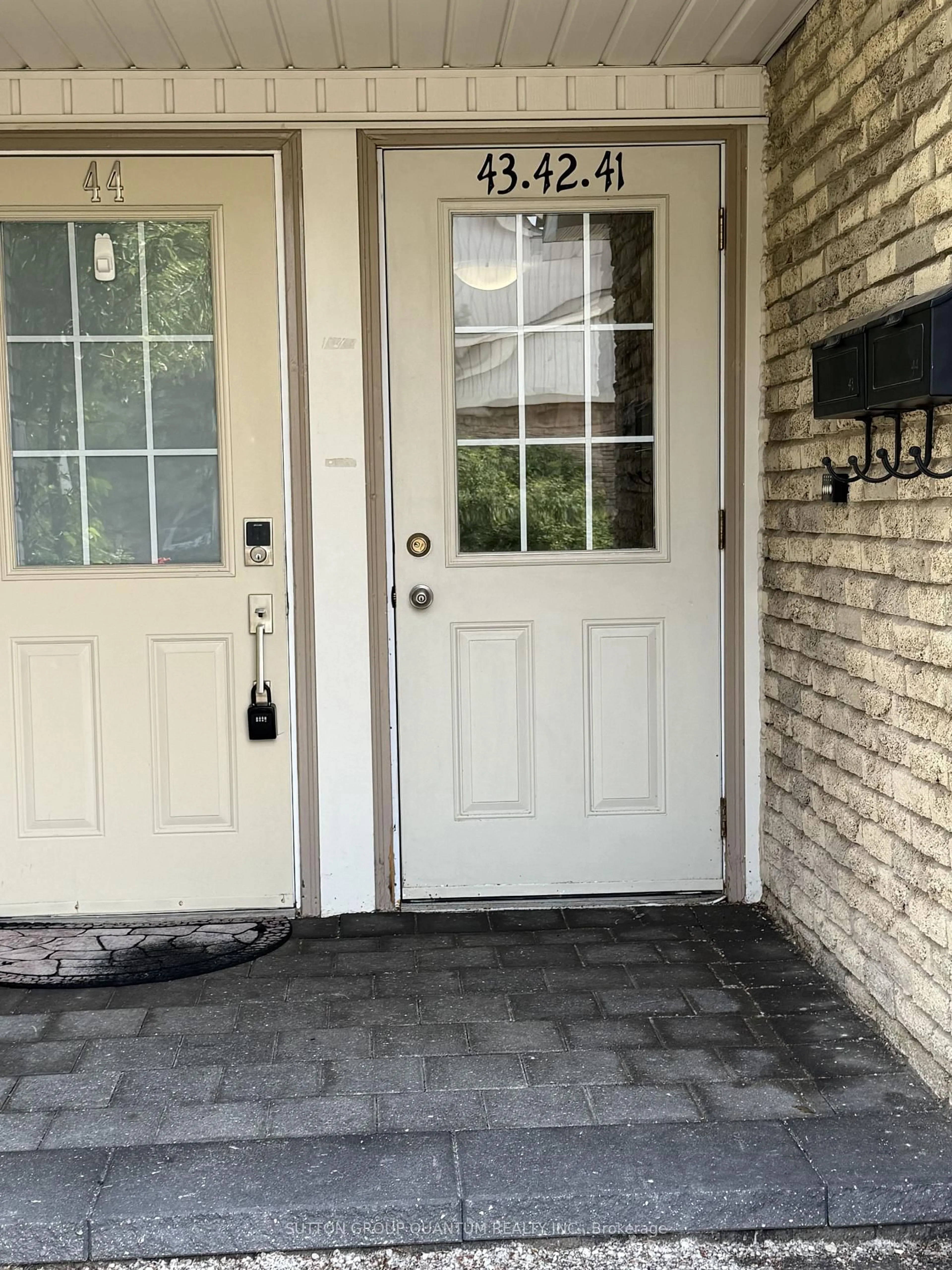 Indoor entryway for 6777 Formentera Ave #42, Mississauga Ontario L5N 2M3