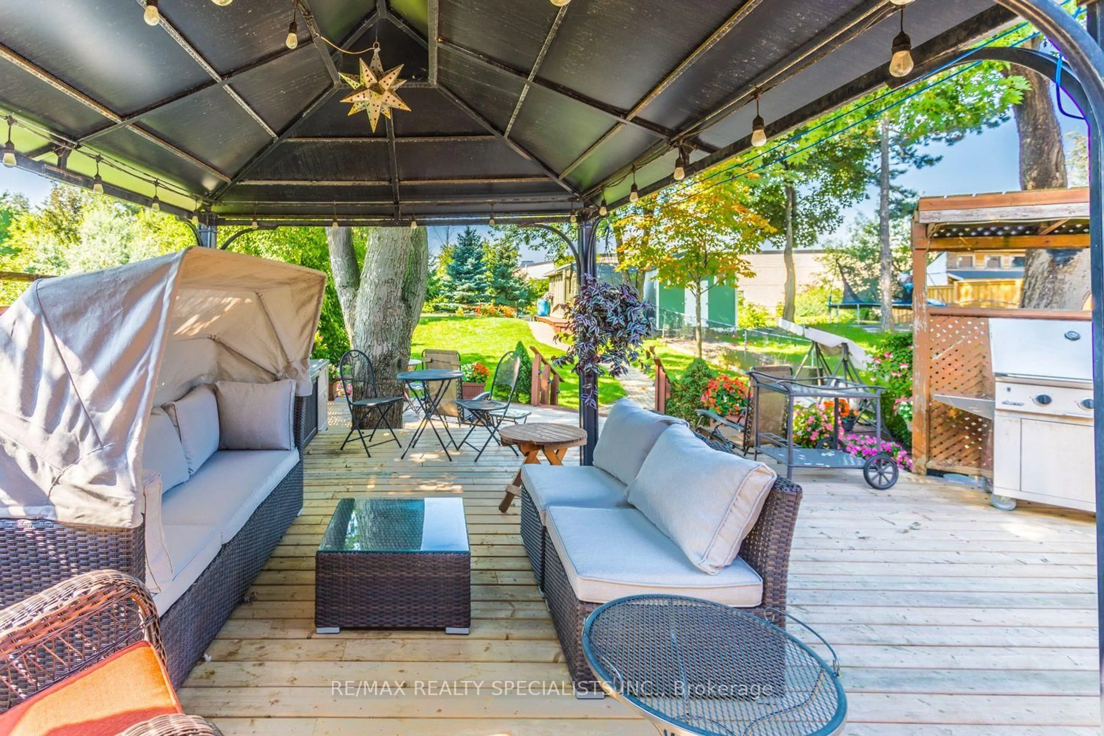 Patio, unknown for 32 Falconer Dr, Mississauga Ontario L5N 1M4