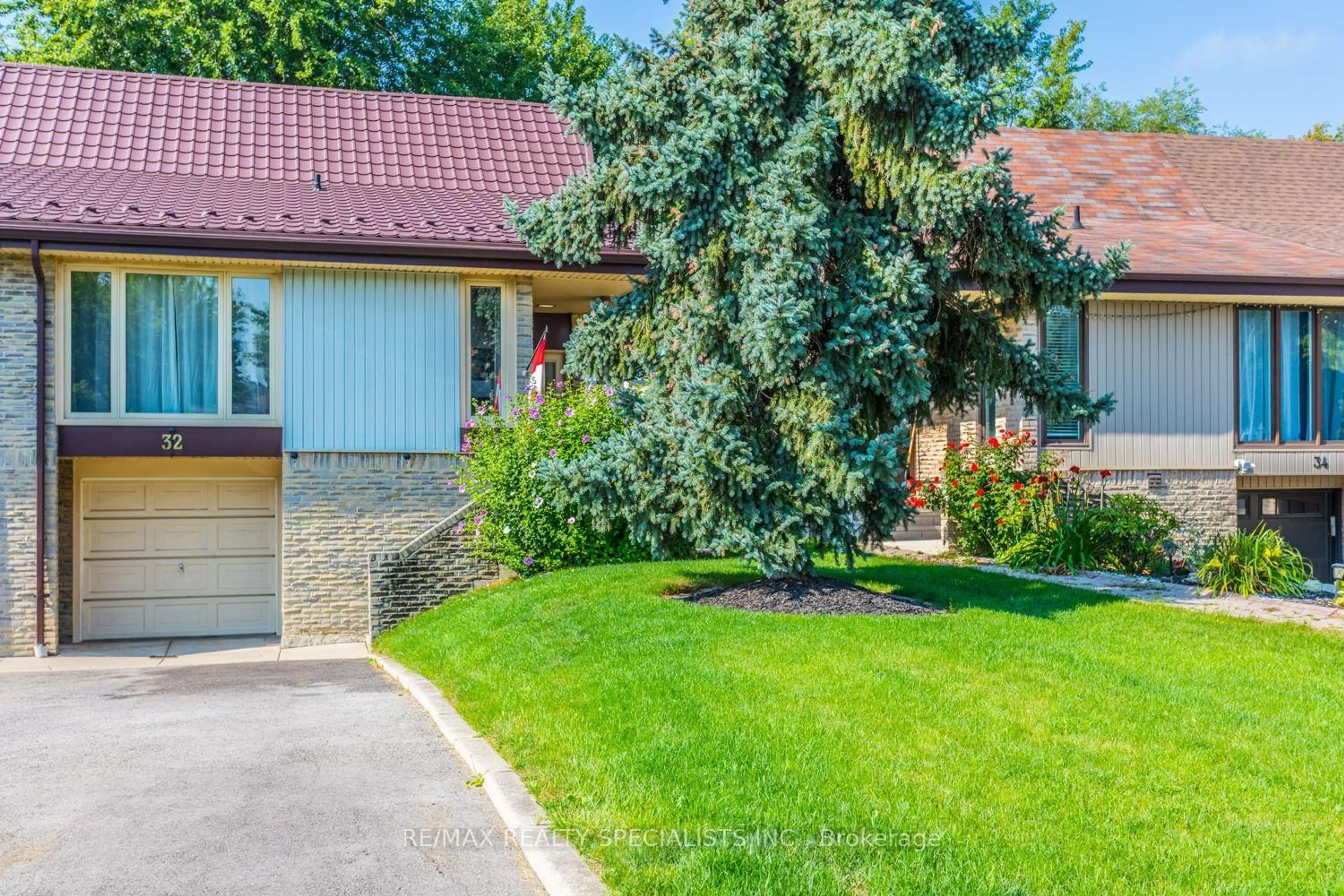 Unknown for 32 Falconer Dr, Mississauga Ontario L5N 1M4