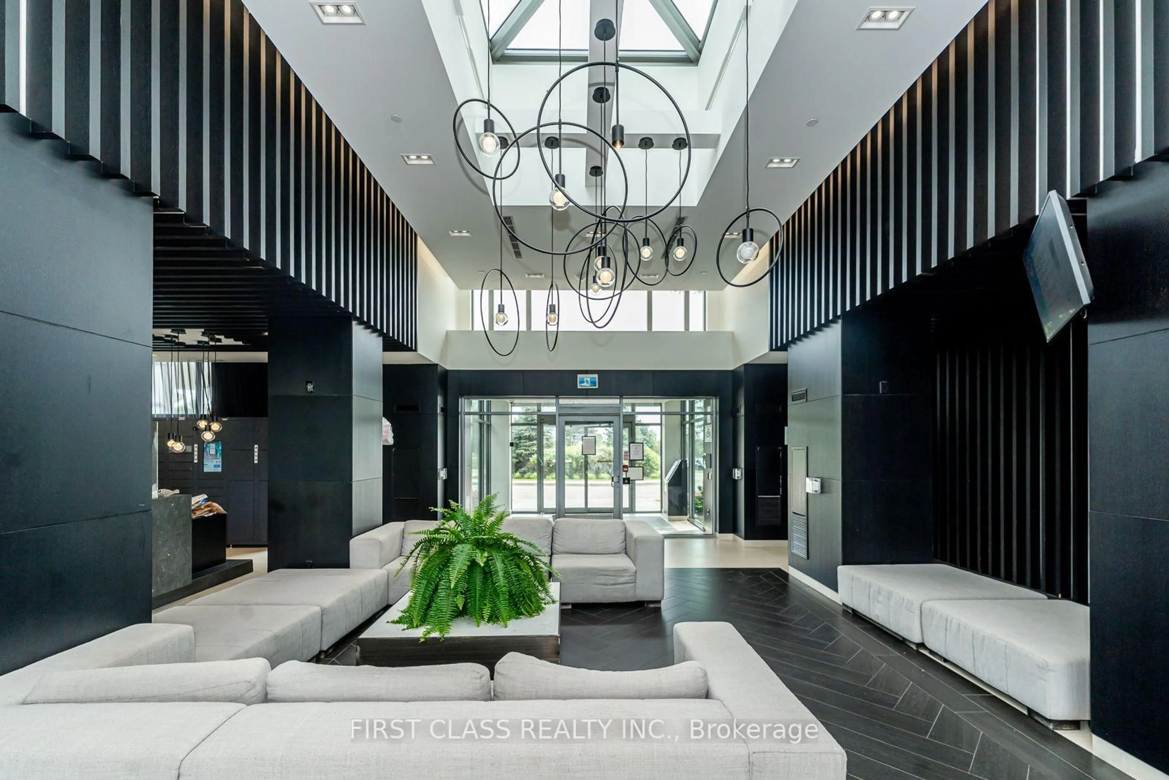 Lobby for 4699 Glen Erin Dr #605, Mississauga Ontario L5M 2E5