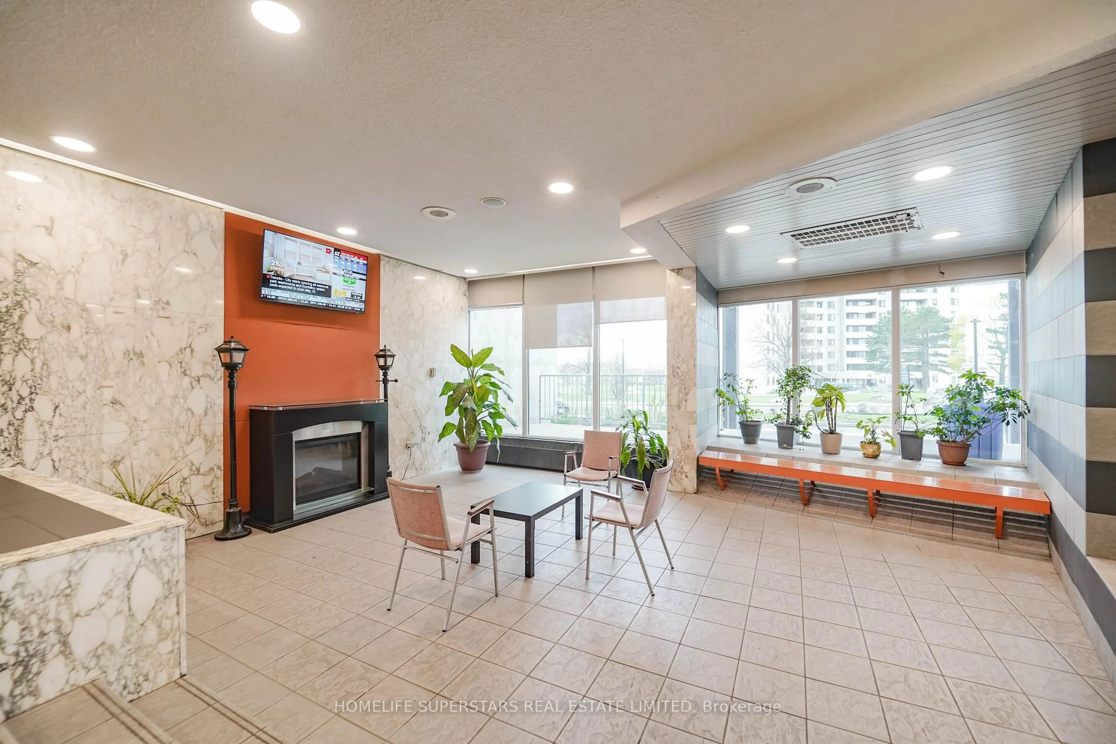 Lobby for 5 San Romano Way #705, Toronto Ontario M3N 2Y4