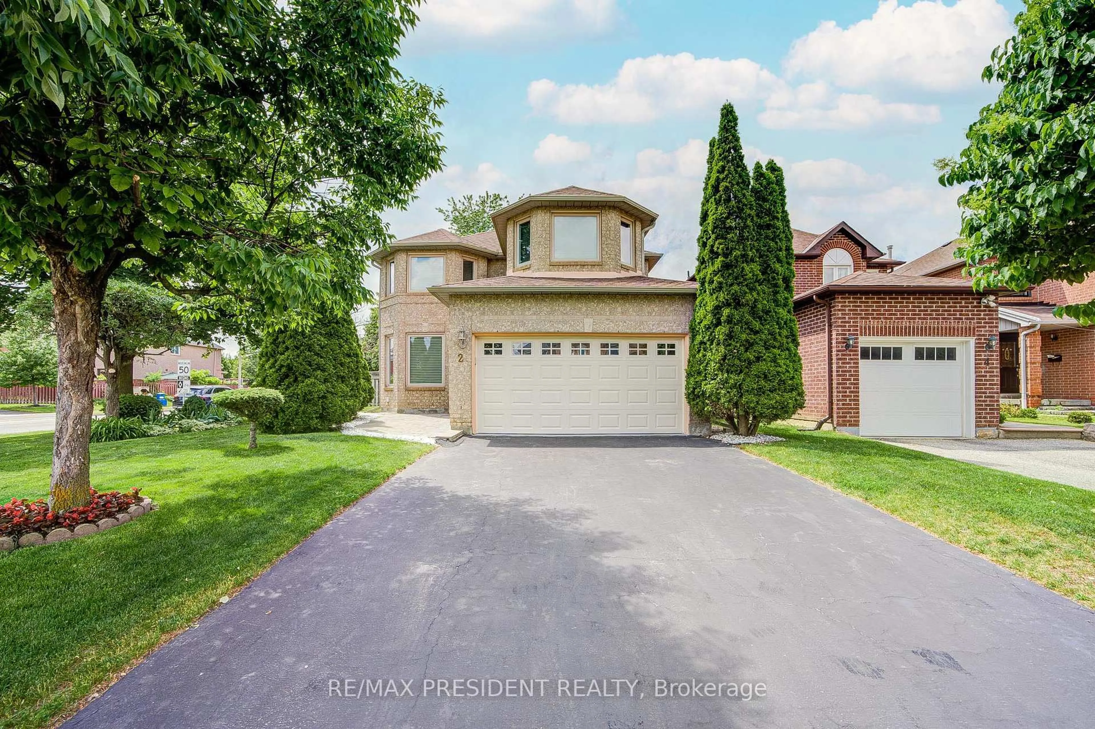 A pic from outside/outdoor area/front of a property/back of a property/a pic from drone, street for 2 Banner Rd, Brampton Ontario L6X 4K6