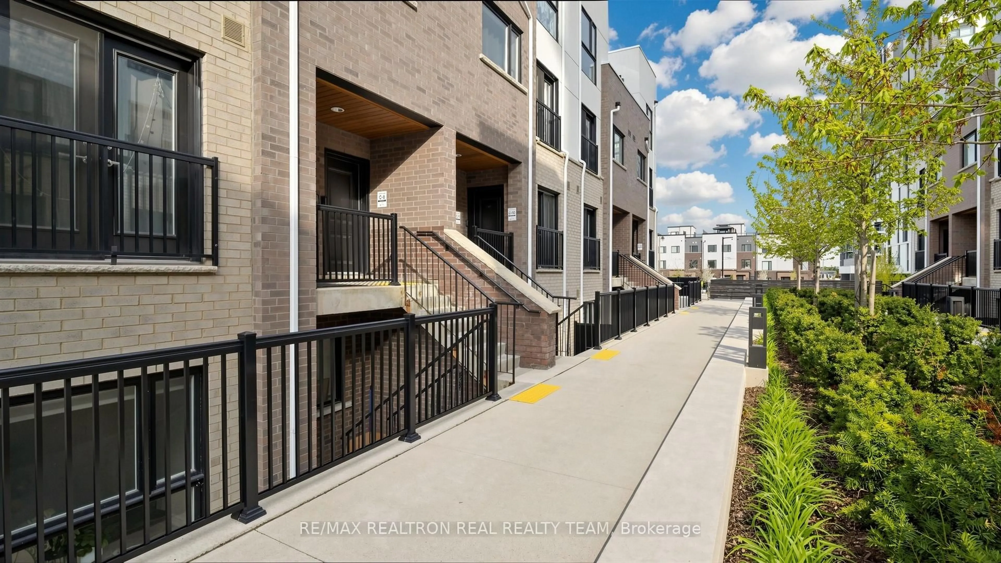 Patio, street for 349 Wheat Boom Dr #333, Oakville Ontario L6H 7X5