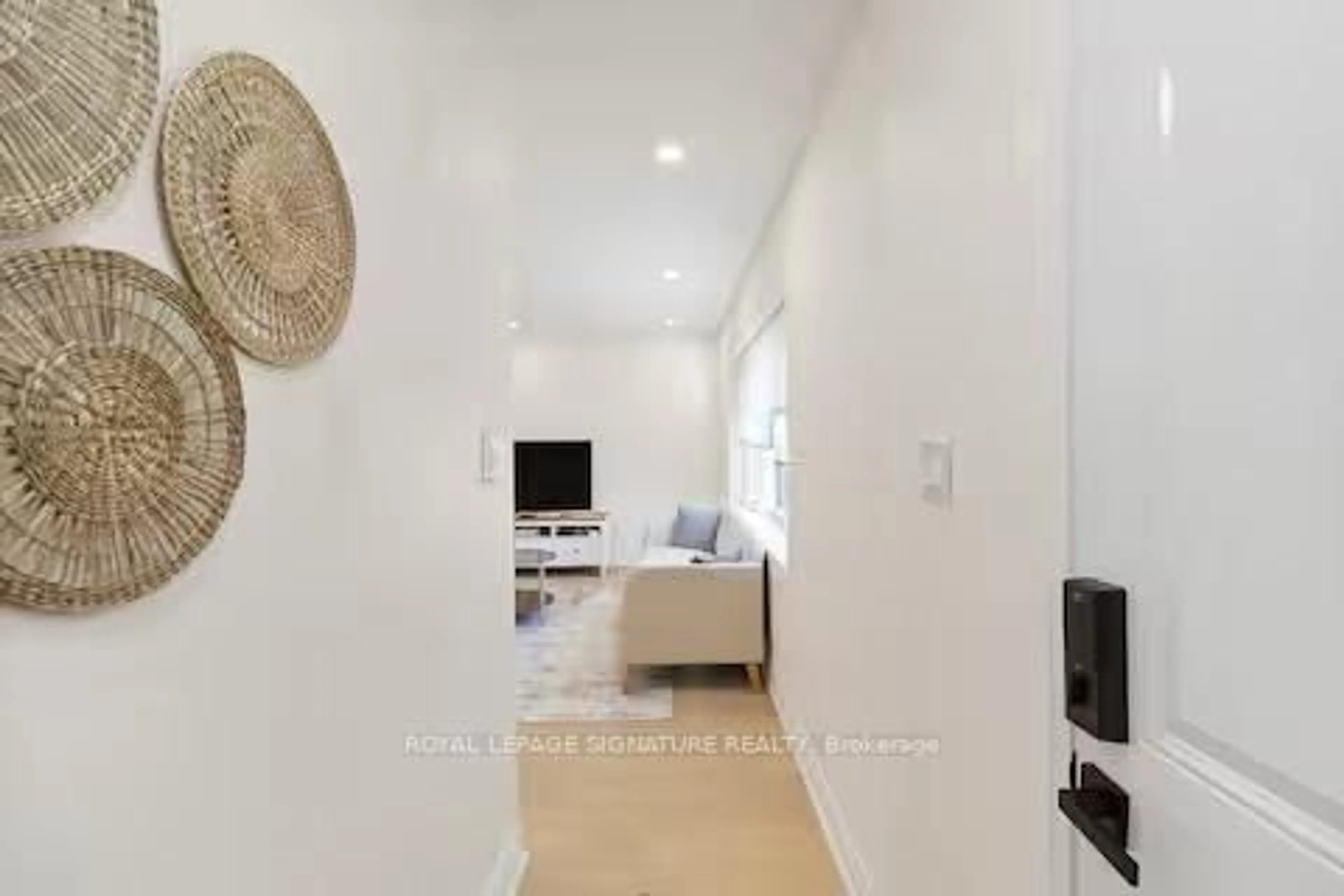A pic of a room for 133 Inglewood Dr, Oakville Ontario L6K 1W8