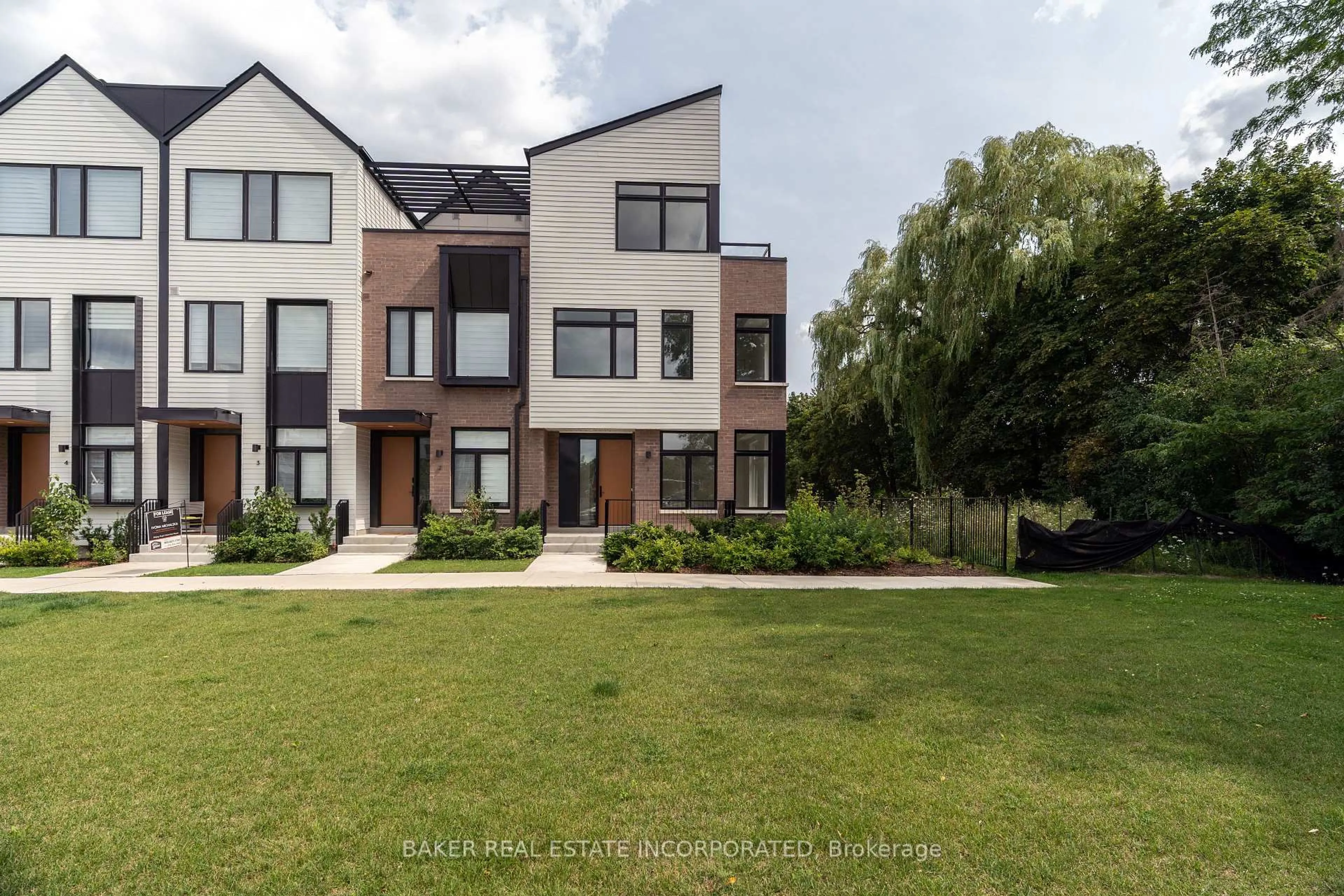 A pic from outside/outdoor area/front of a property/back of a property/a pic from drone, street for 10 Lou Parsons Way #1, Mississauga Ontario L5H 0B2