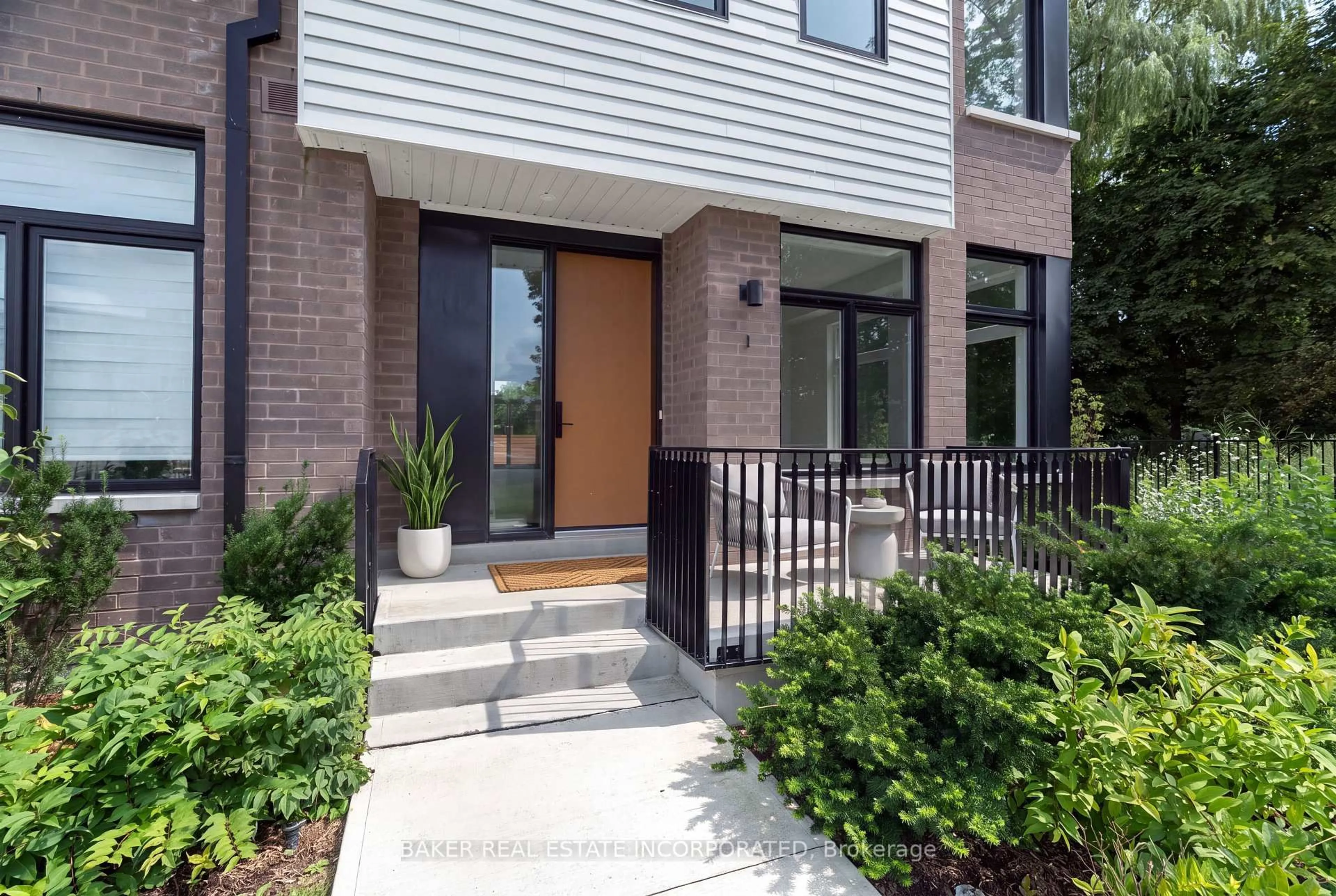 Home with brick exterior material, street for 10 Lou Parsons Way #1, Mississauga Ontario L5H 0B2