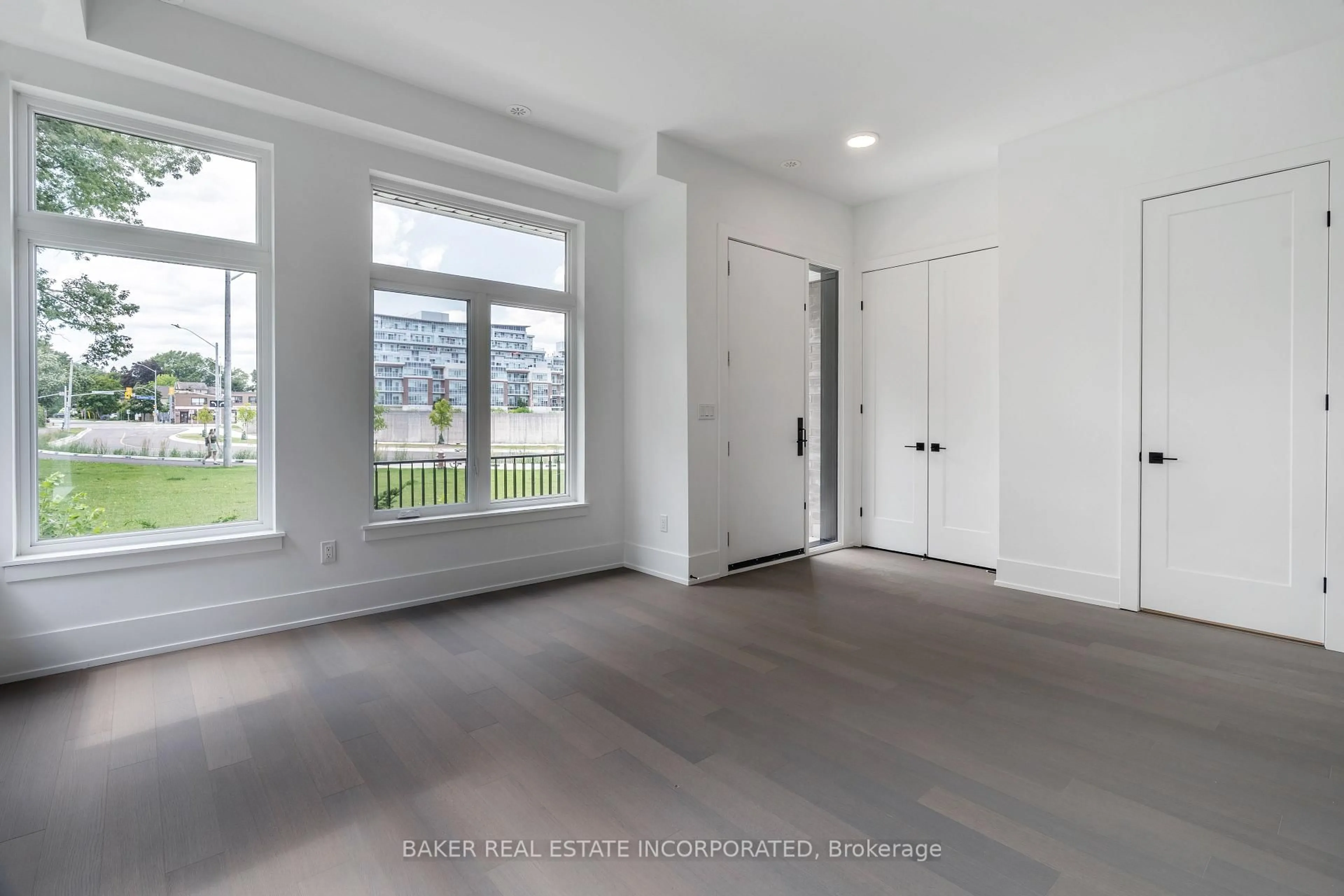 Indoor entryway for 10 Lou Parsons Way #1, Mississauga Ontario L5H 0B2